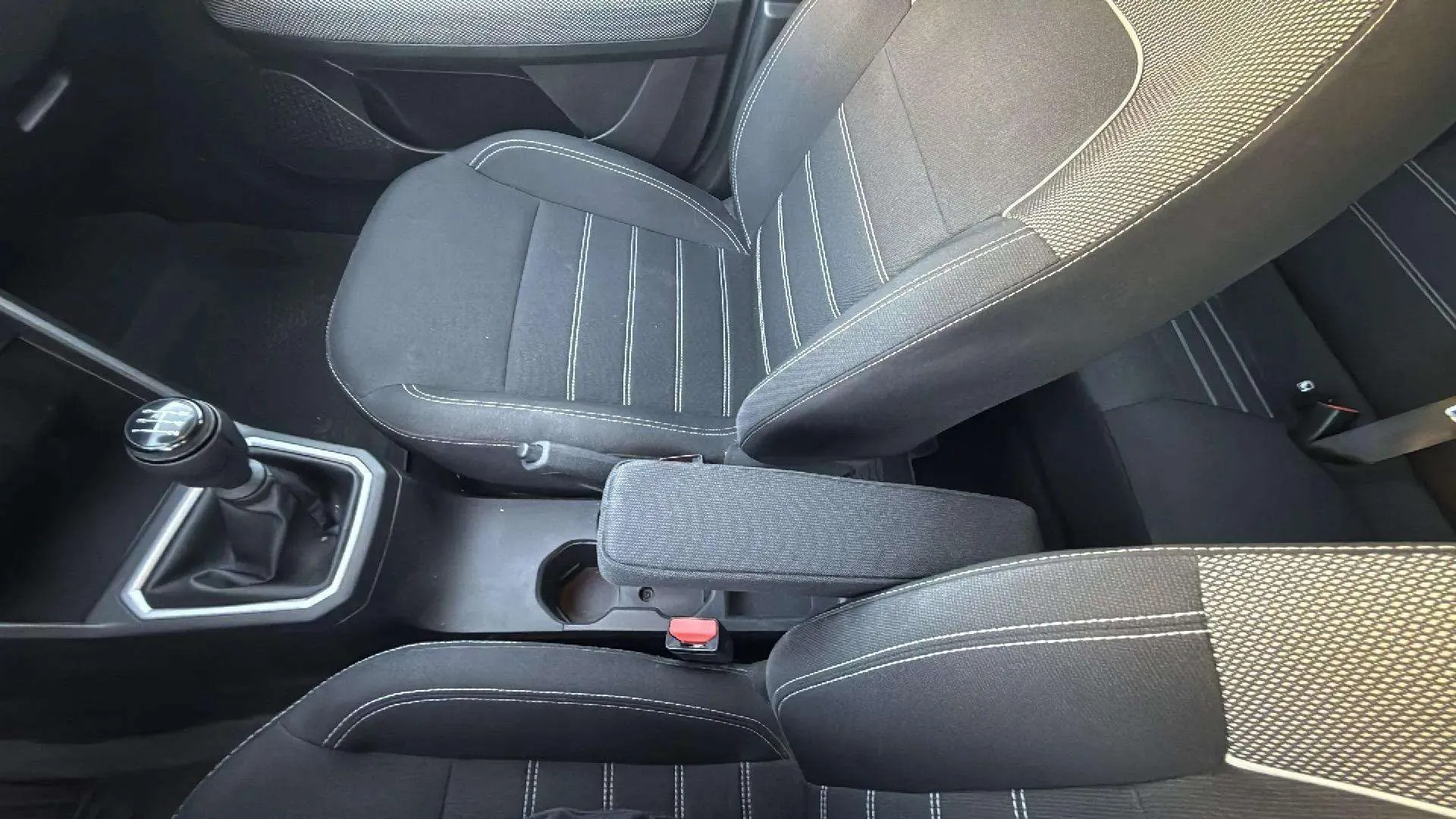 Dacia Sandero Essential TCe - foto 27