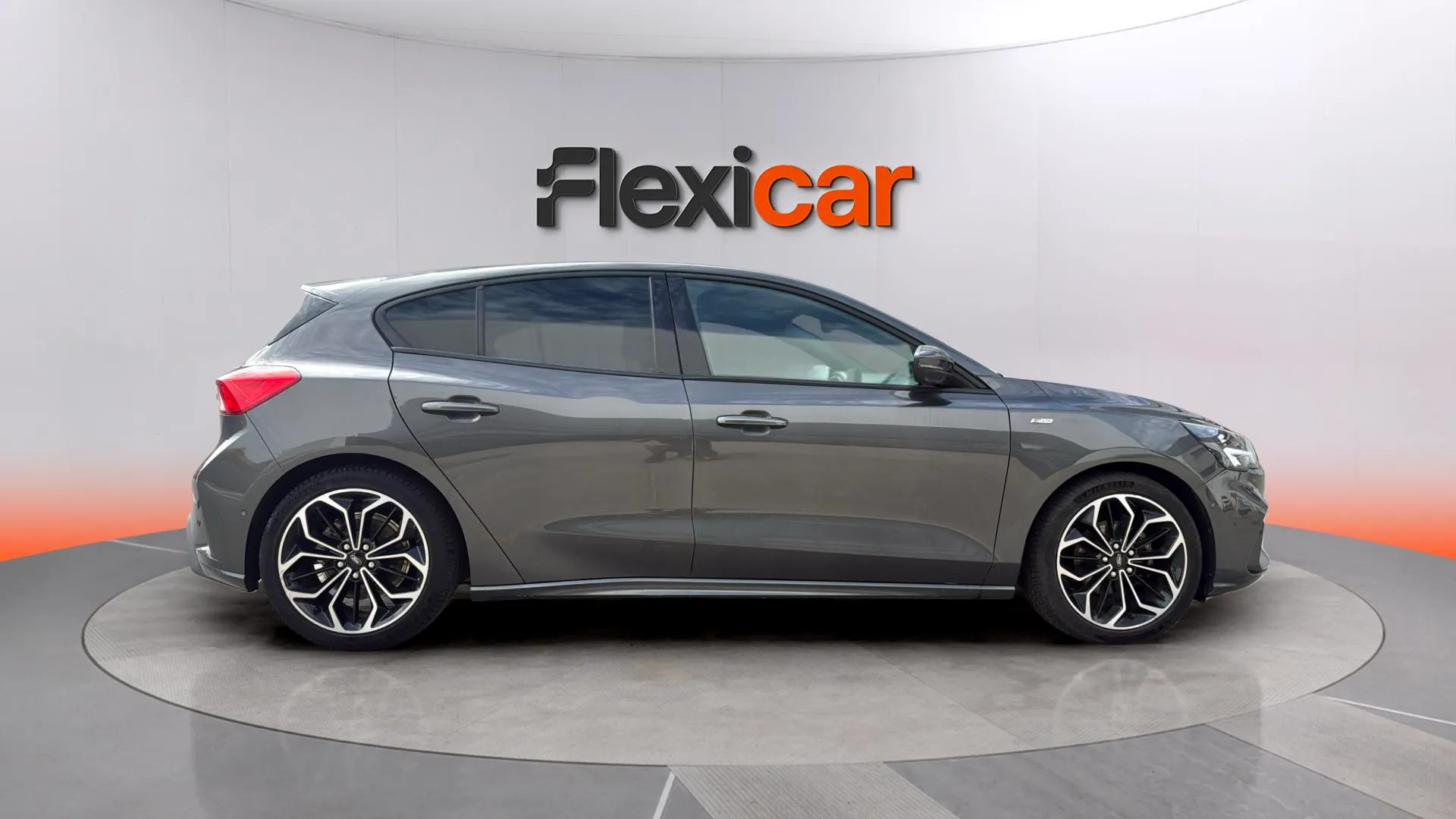 Ford Focus 1.0 EcoBoost ST-Line - foto 8