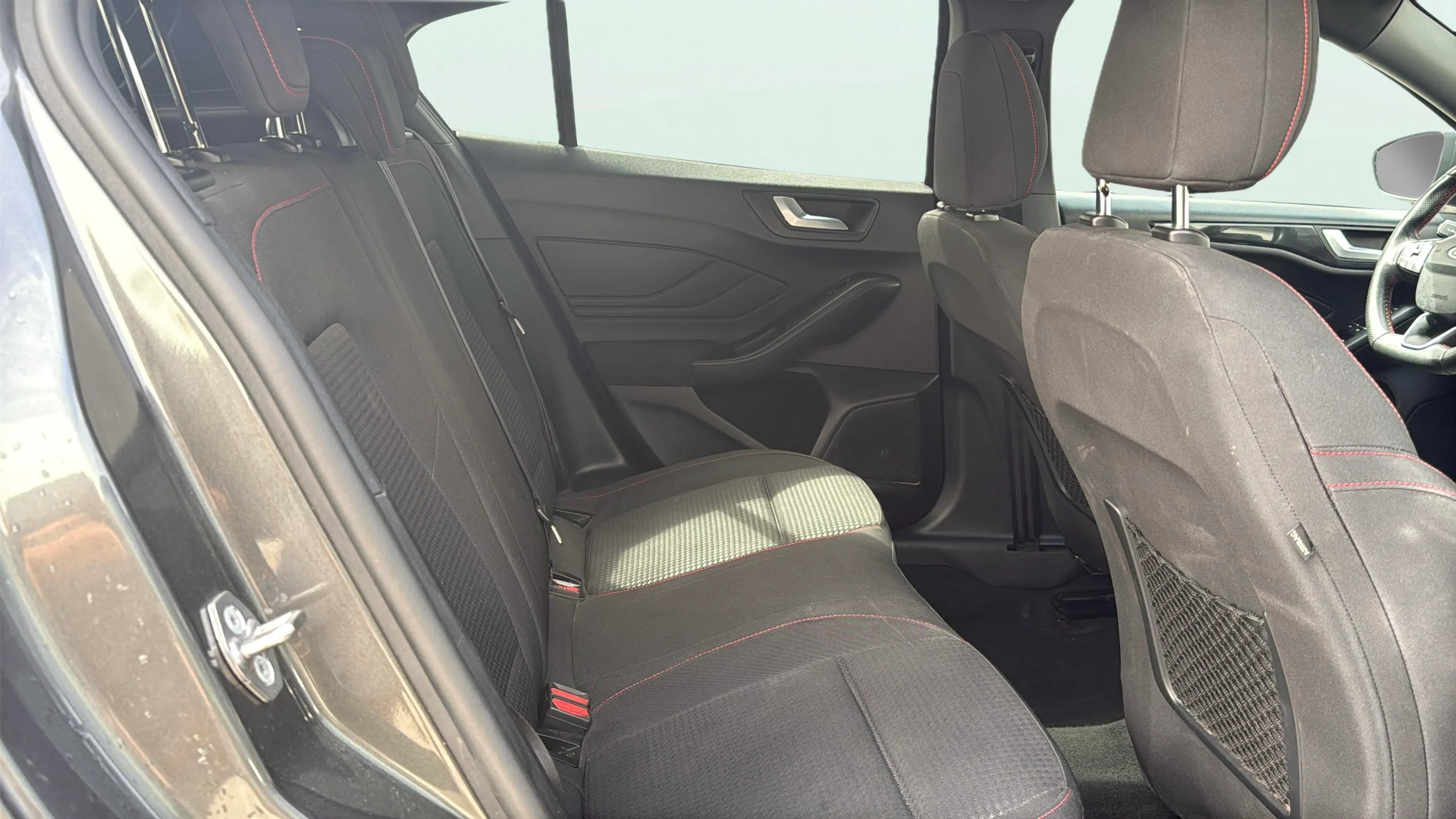 Ford Focus 1.0 EcoBoost ST-Line - foto 15