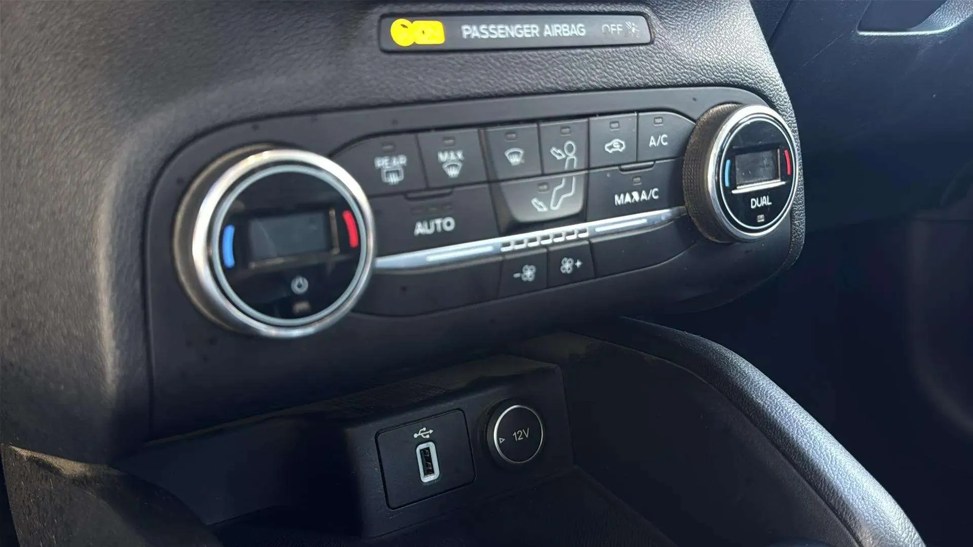 Ford Focus 1.5 EcoBlue Trend+ - foto 13