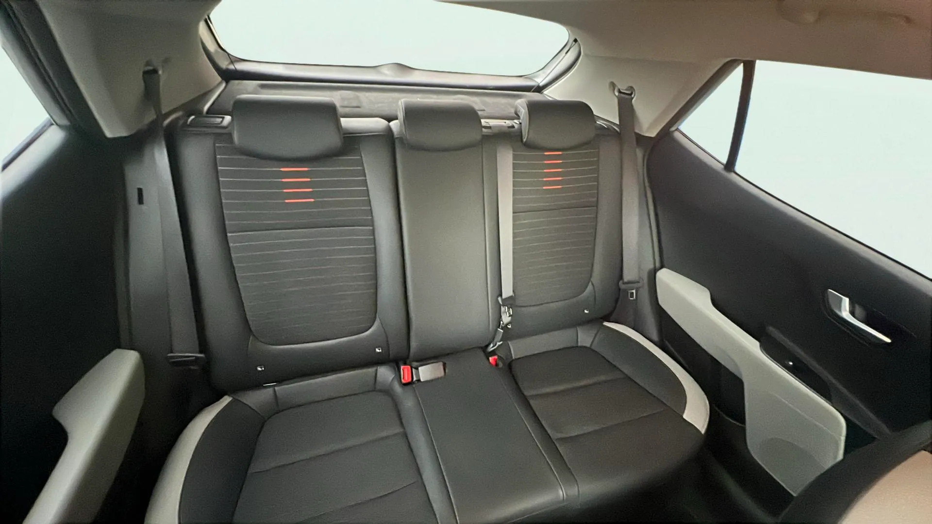 Kia Stonic 1.0 T-GDi Tech - foto 18
