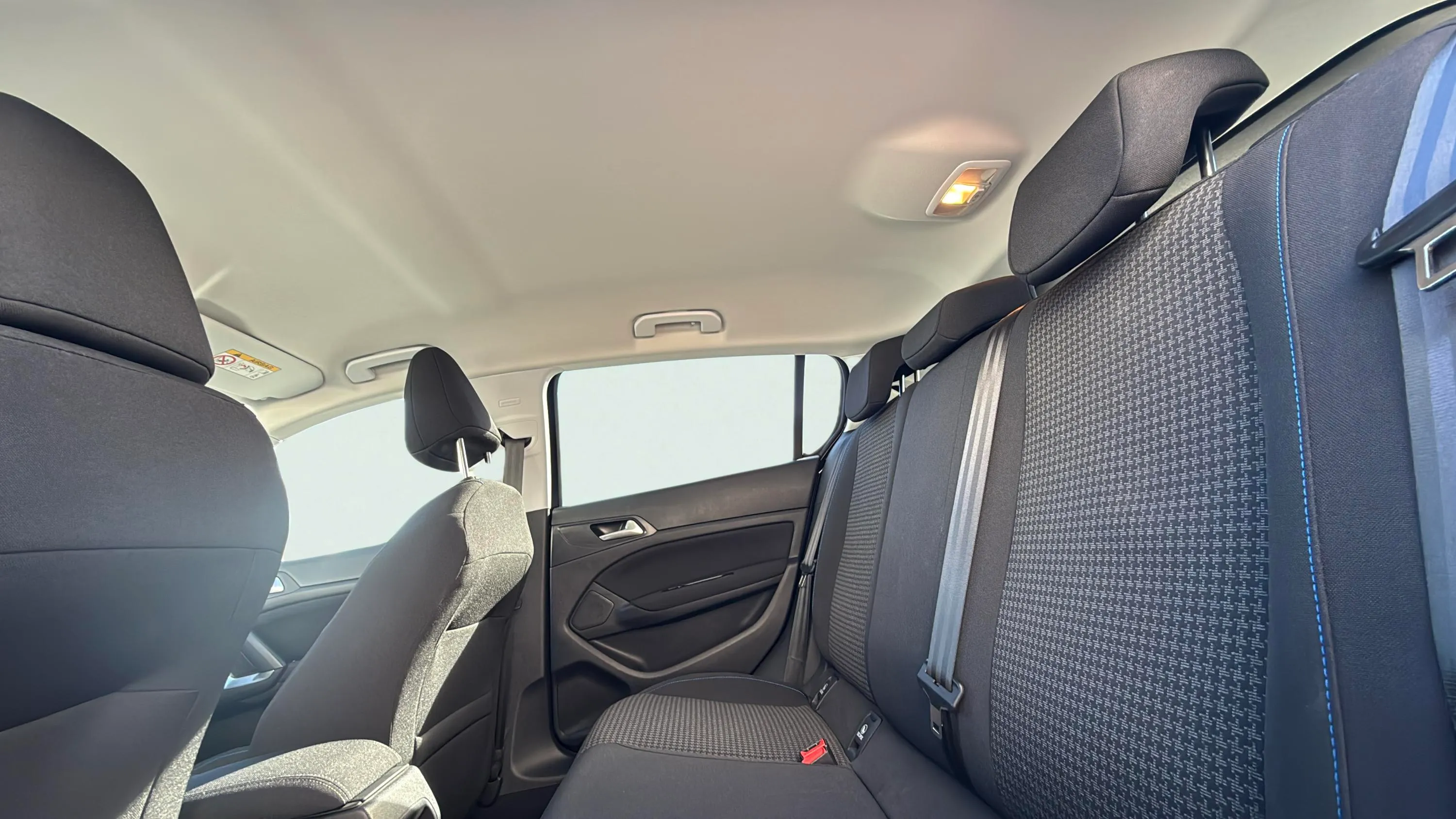 Peugeot 308 Active Pack PureTech 130 - foto 17