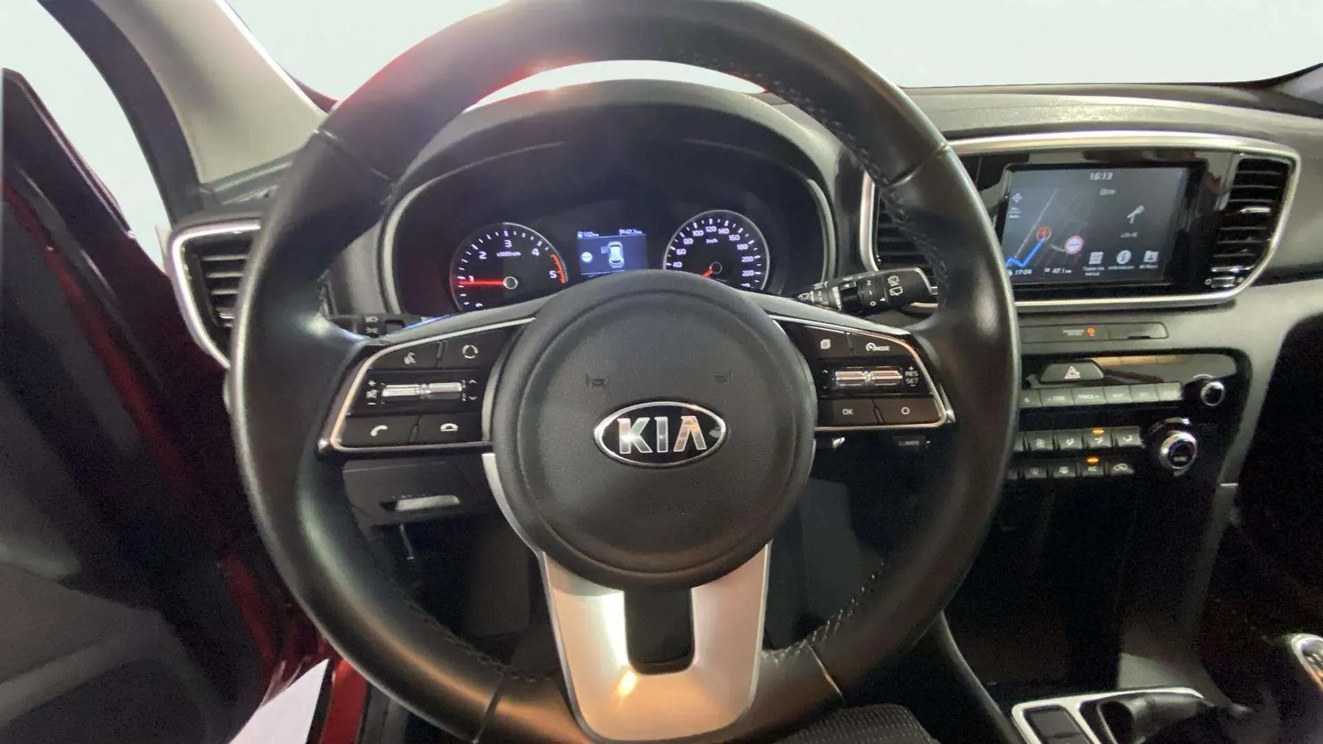 Kia Sportage 1.6 MHEV Drive 4x2 - foto 8