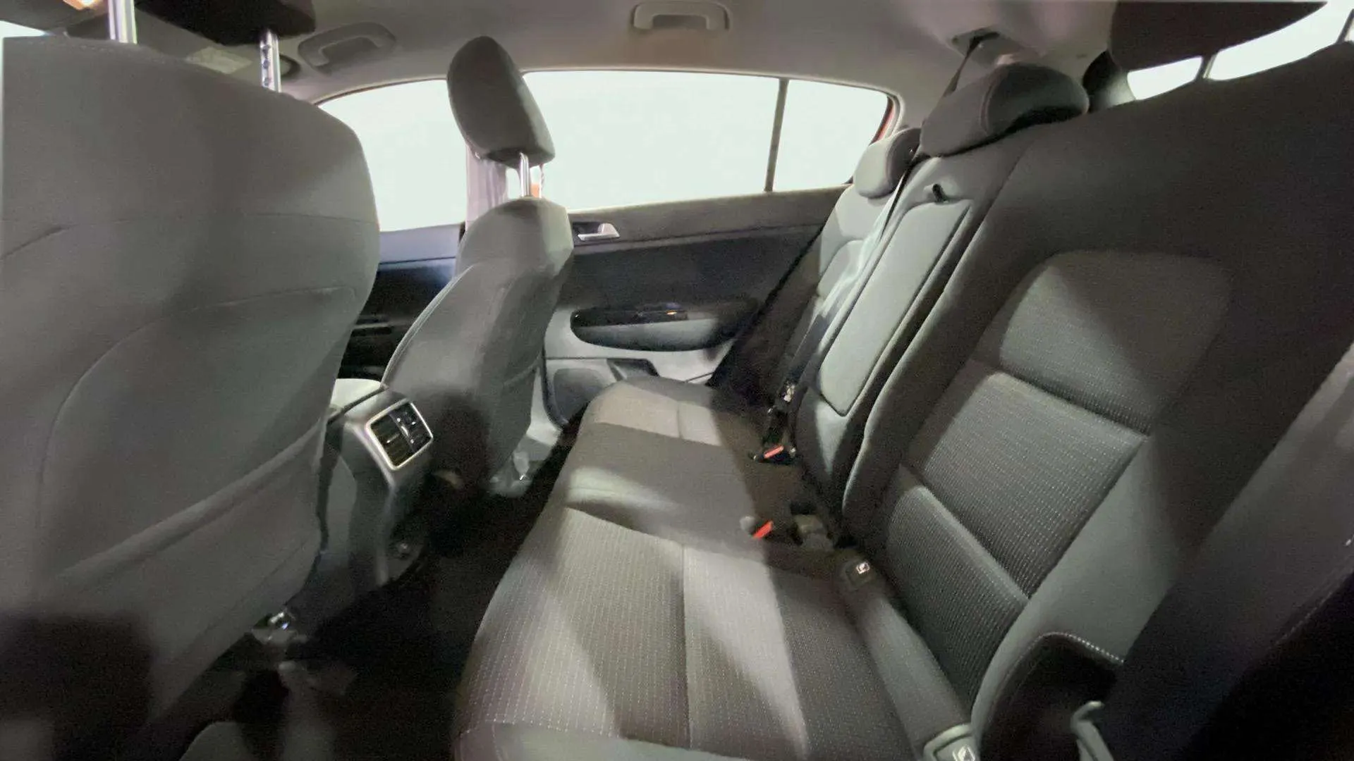 Kia Sportage 1.6 MHEV Drive 4x2 - foto 15