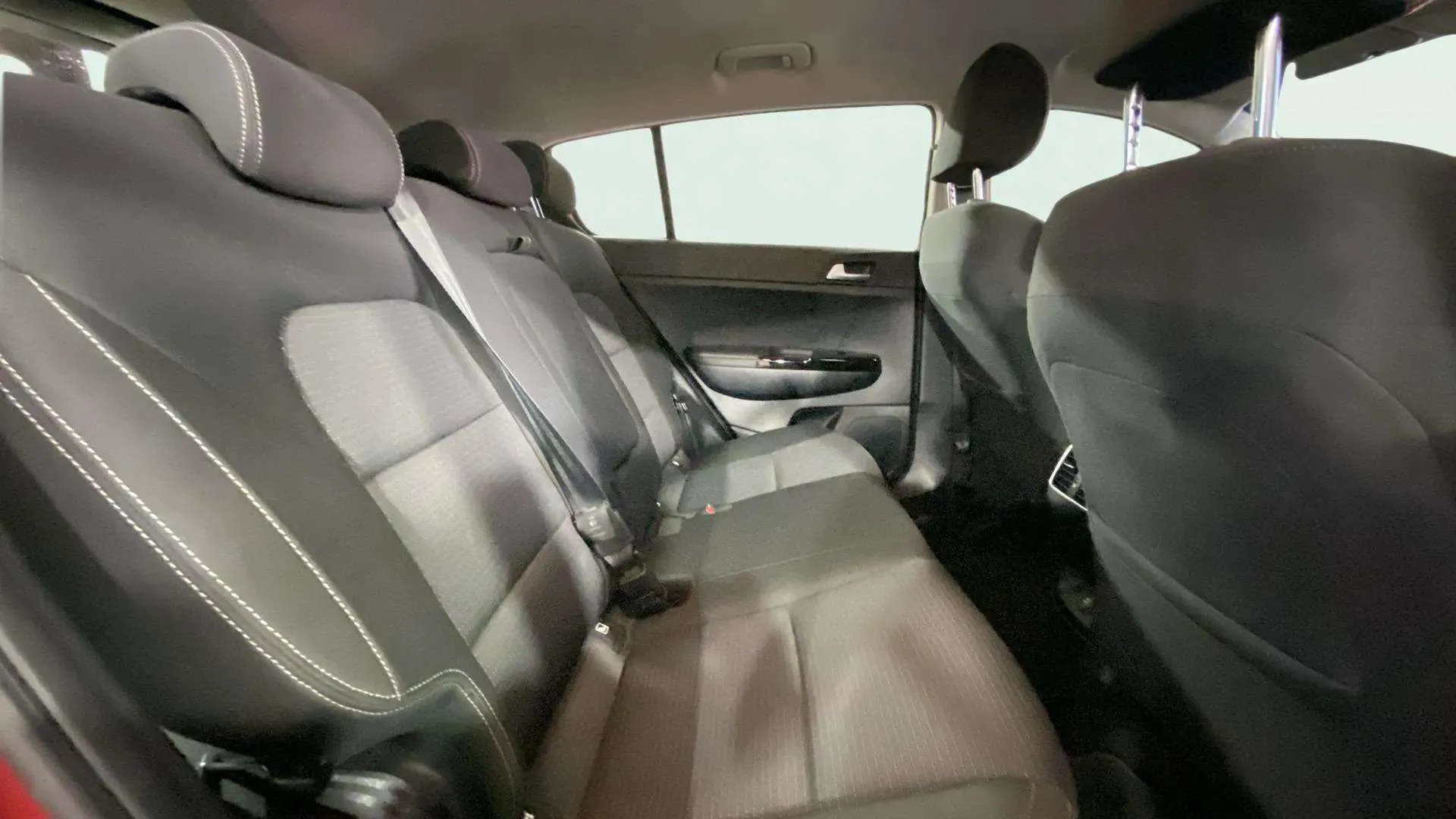 Kia Sportage 1.6 MHEV Drive 4x2 - foto 16