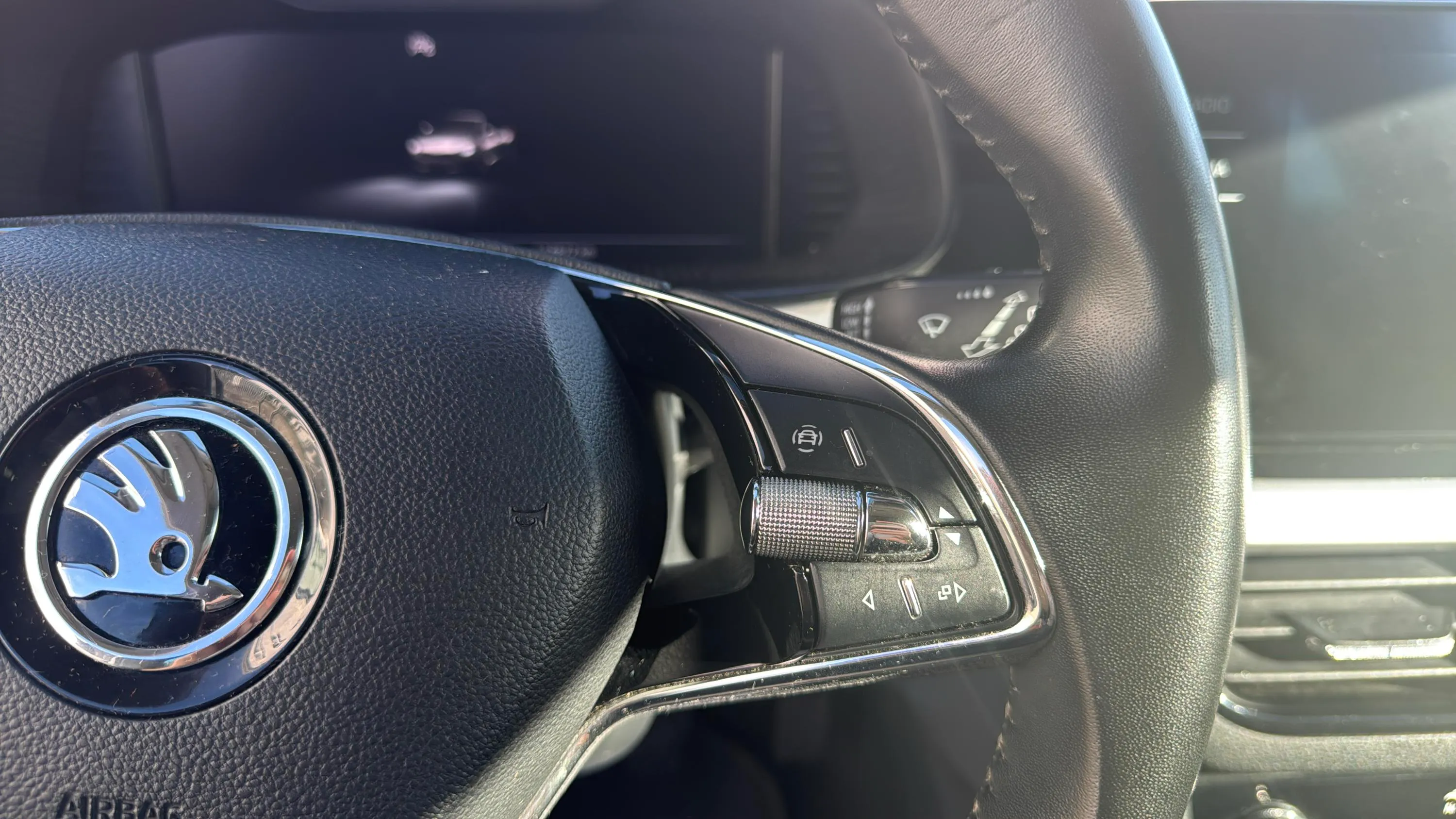 Škoda Scala 1.0 TSI Emotion - foto 18