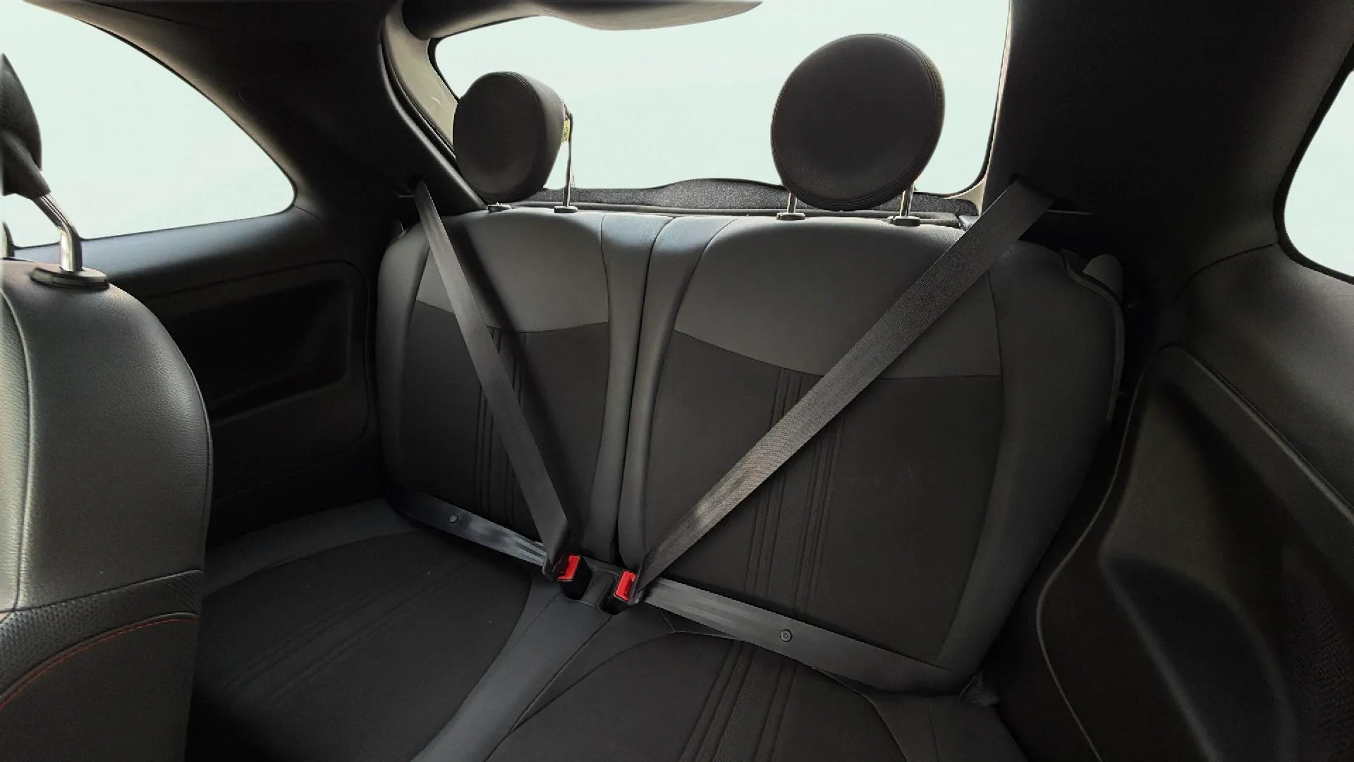 Fiat 500 Sport 1.0 Hybrid - foto 9