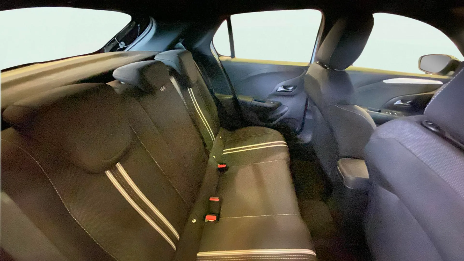 Opel Corsa 1.2T XHT Hybrid GS eDCT - foto 15