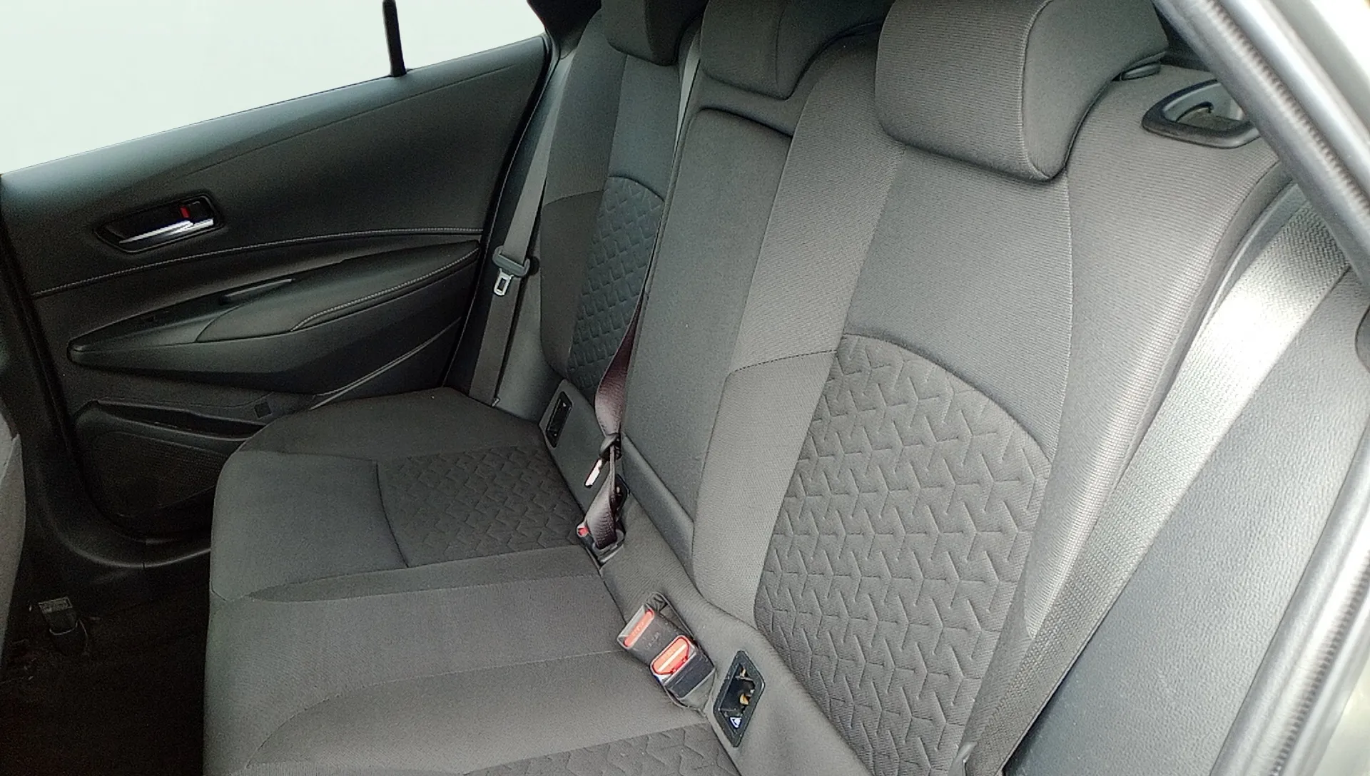 Toyota Corolla 1.8 125H Business Plus E-CVT TOU Sport - foto 21