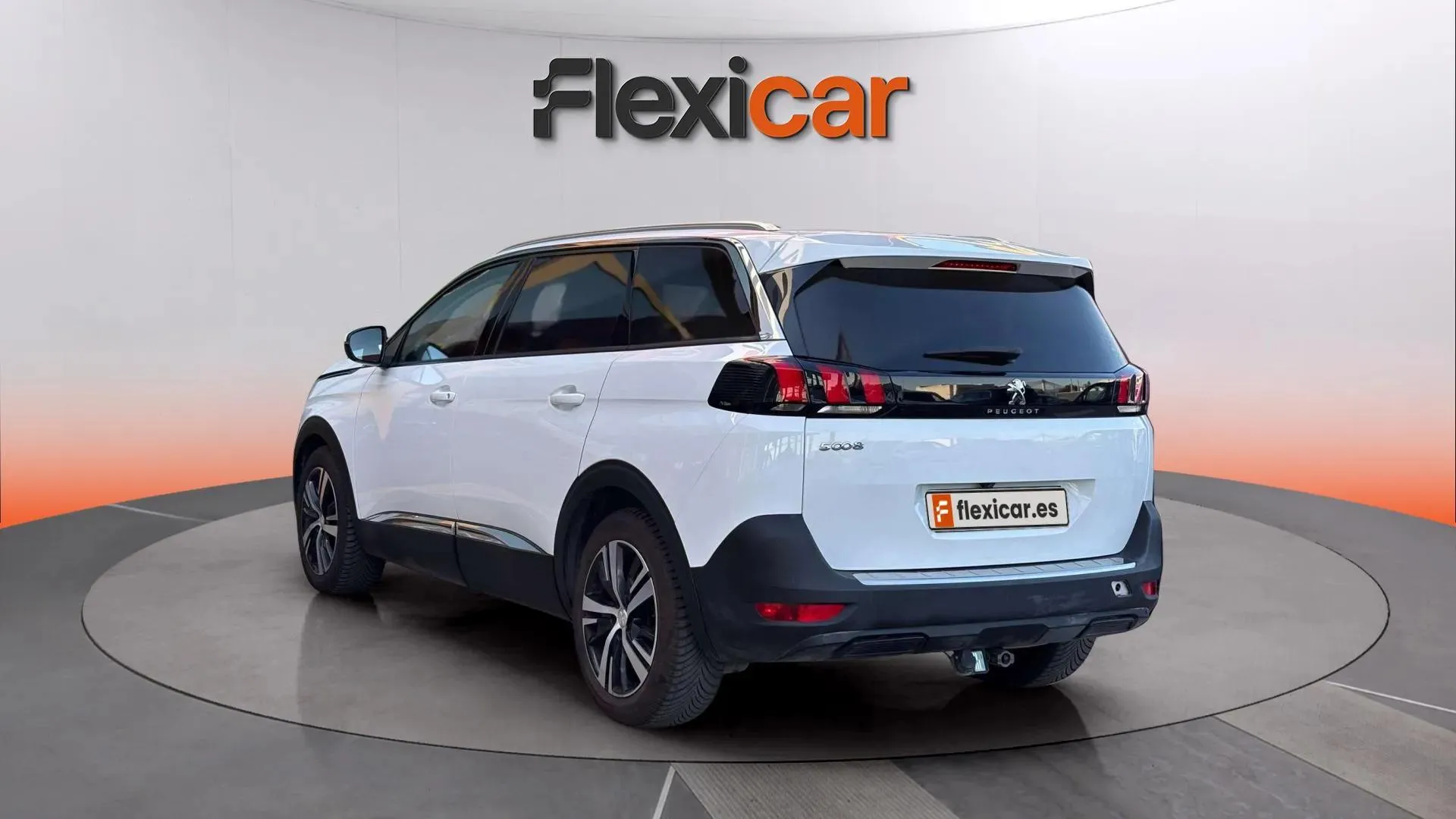 Peugeot 5008 Allure 1.2L PureTech EAT8 - foto 4