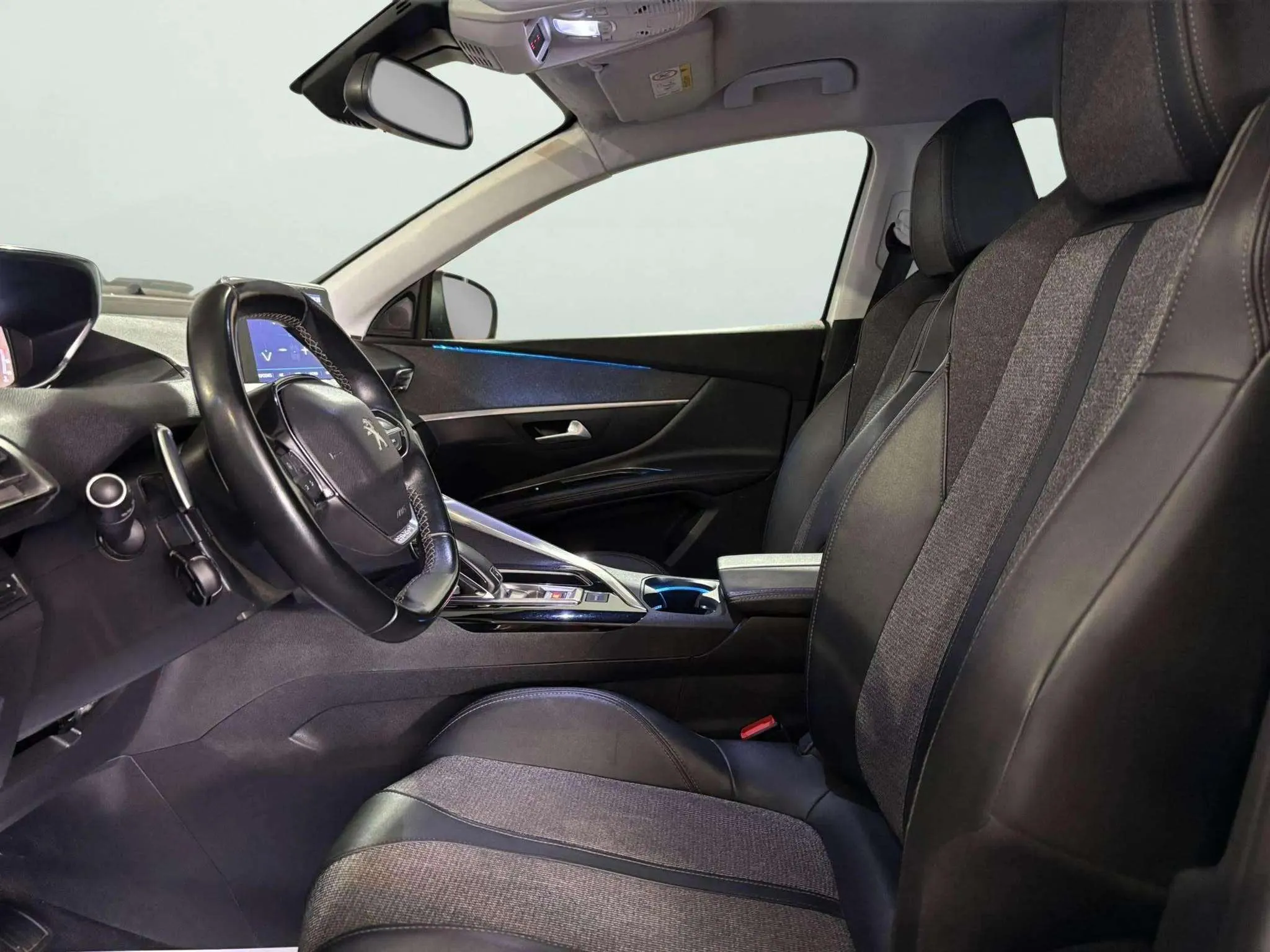 Peugeot 5008 Allure 1.2L PureTech EAT8 - foto 9
