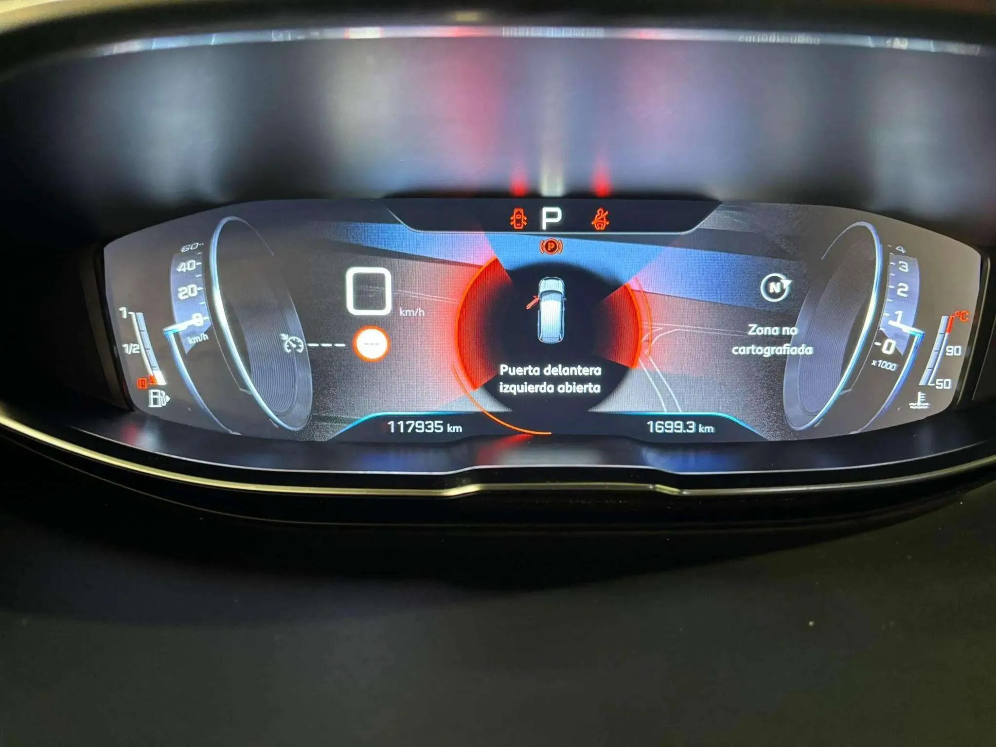 Peugeot 5008 Allure 1.2L PureTech EAT8 - foto 18