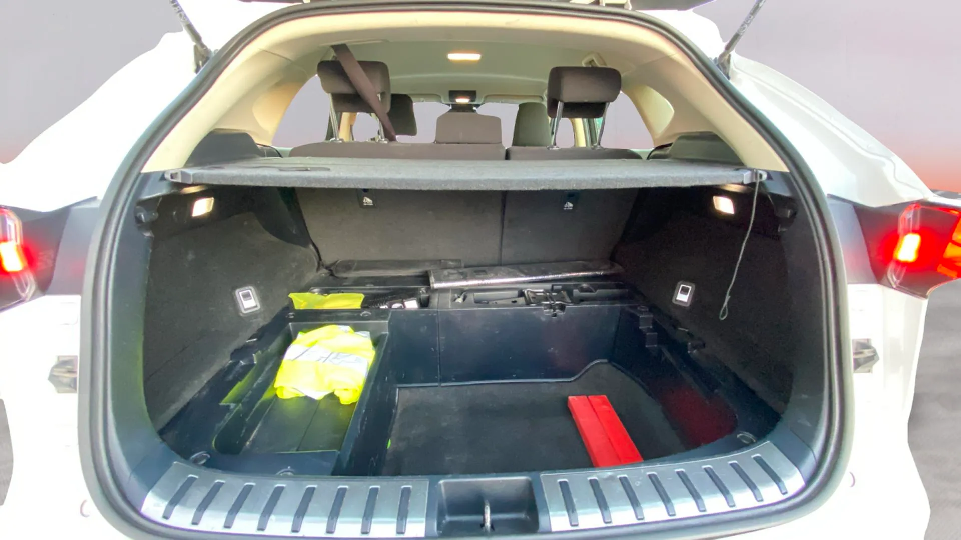 Lexus NX 2.5 300h Business 2WD - foto 9
