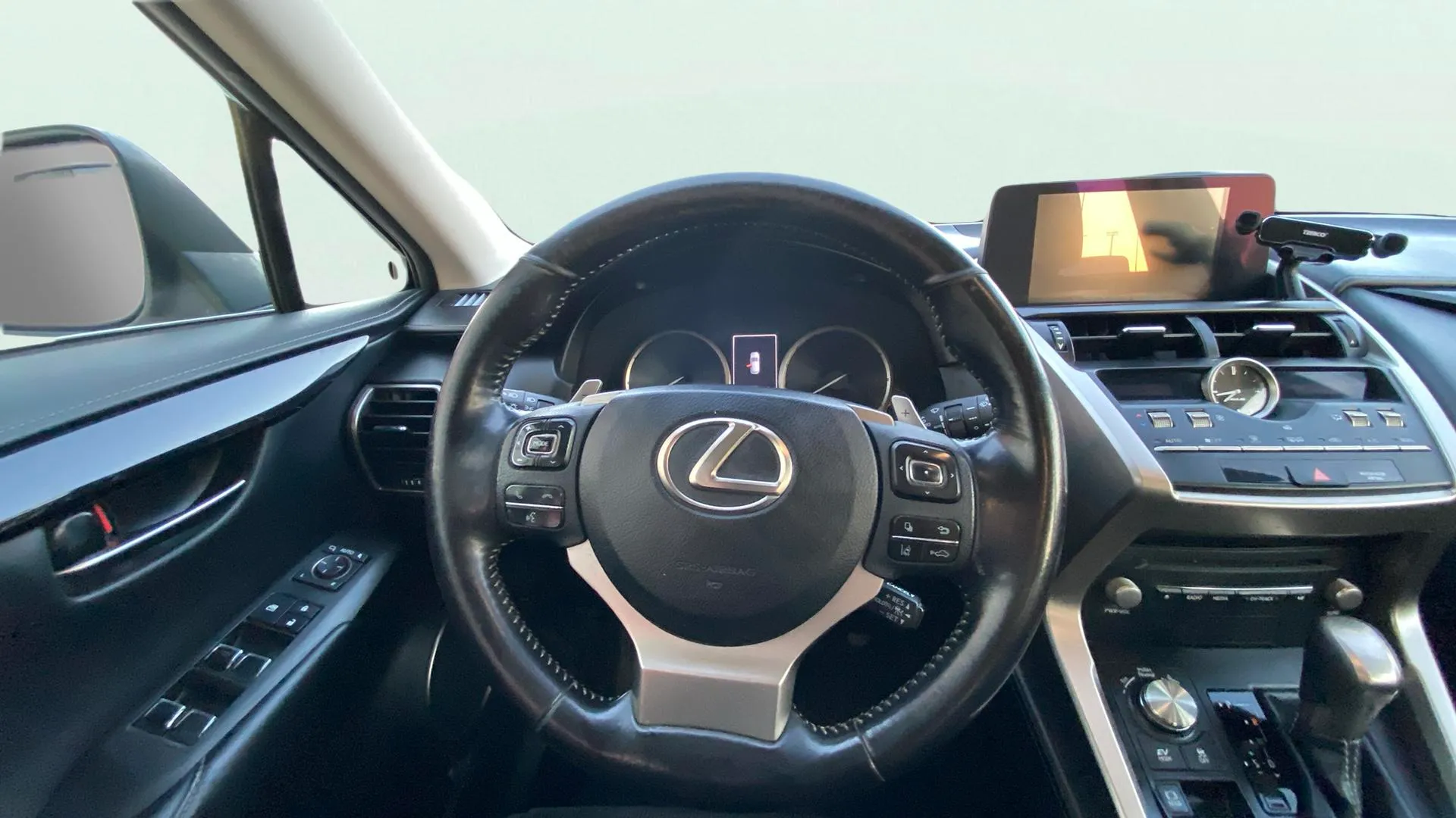 Lexus NX 2.5 300h Business 2WD - foto 11