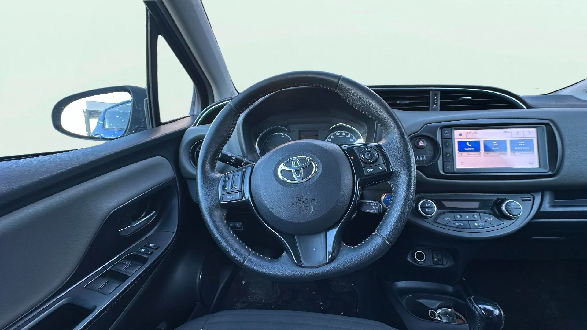 Toyota Yaris 1.5 100H Active Tech - foto 15
