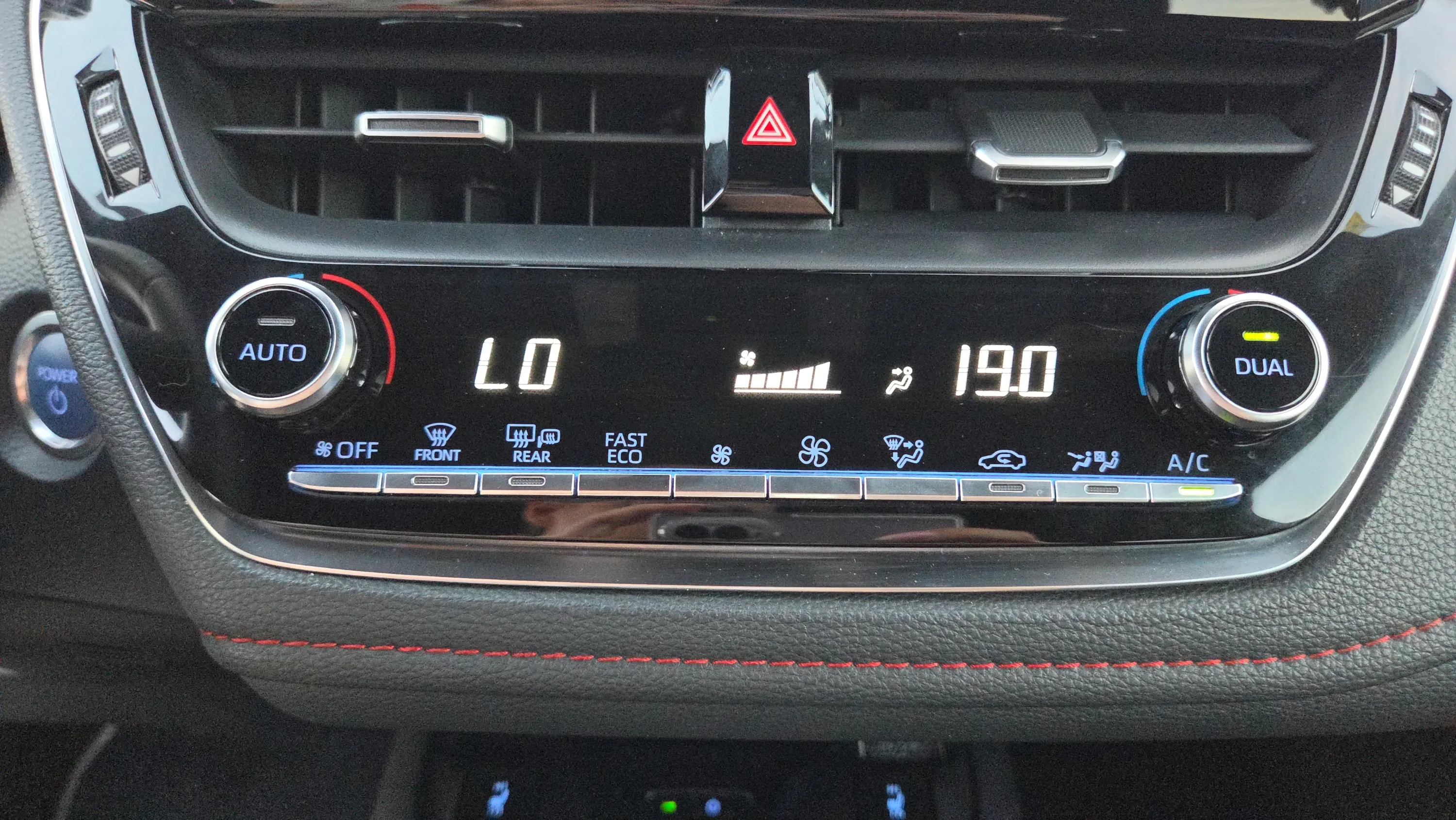 Toyota Corolla 2.0 180H Advance E-CVT Touring Sport - foto 15
