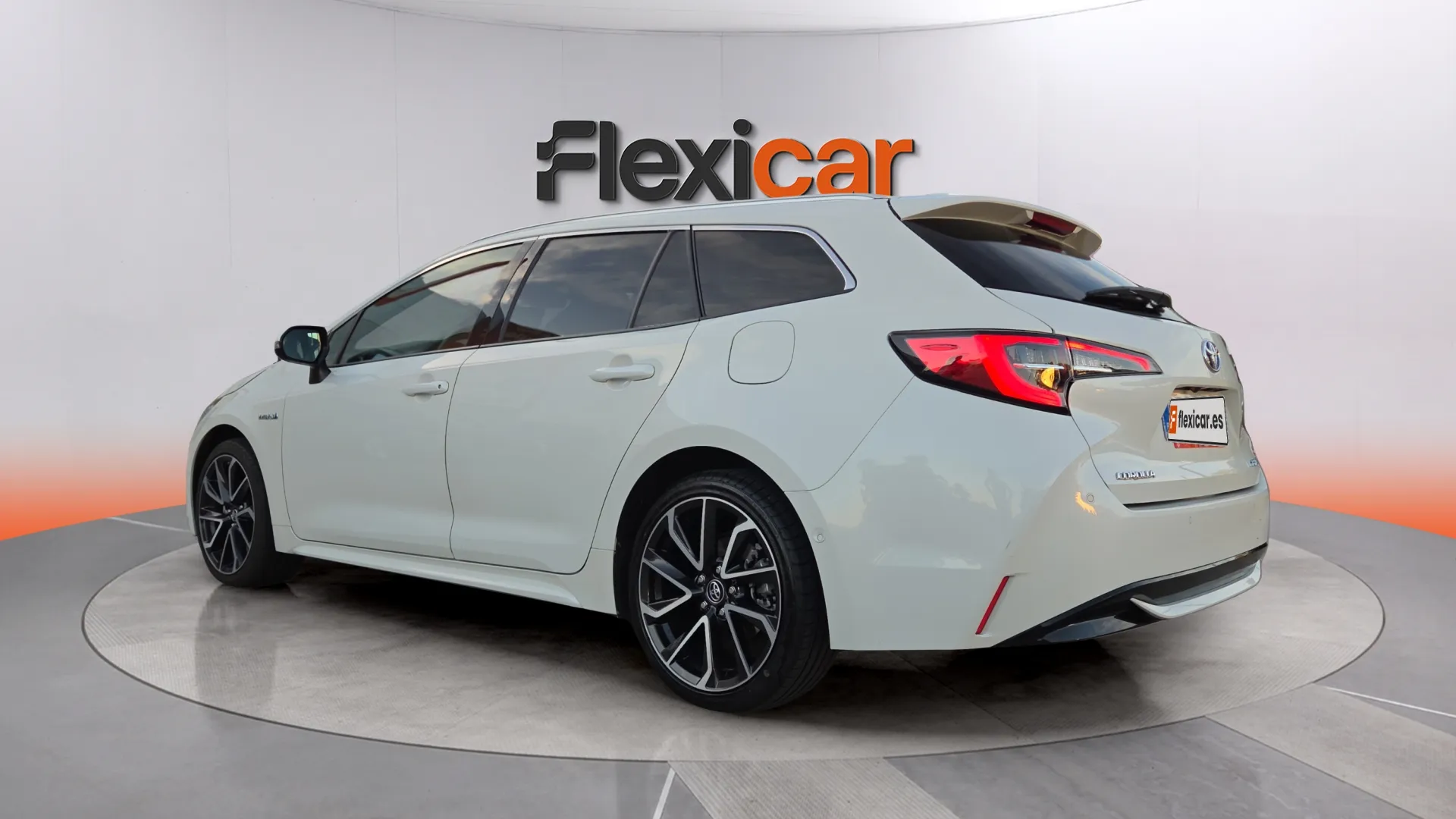 Toyota Corolla 2.0 180H Advance E-CVT Touring Sport - foto 5