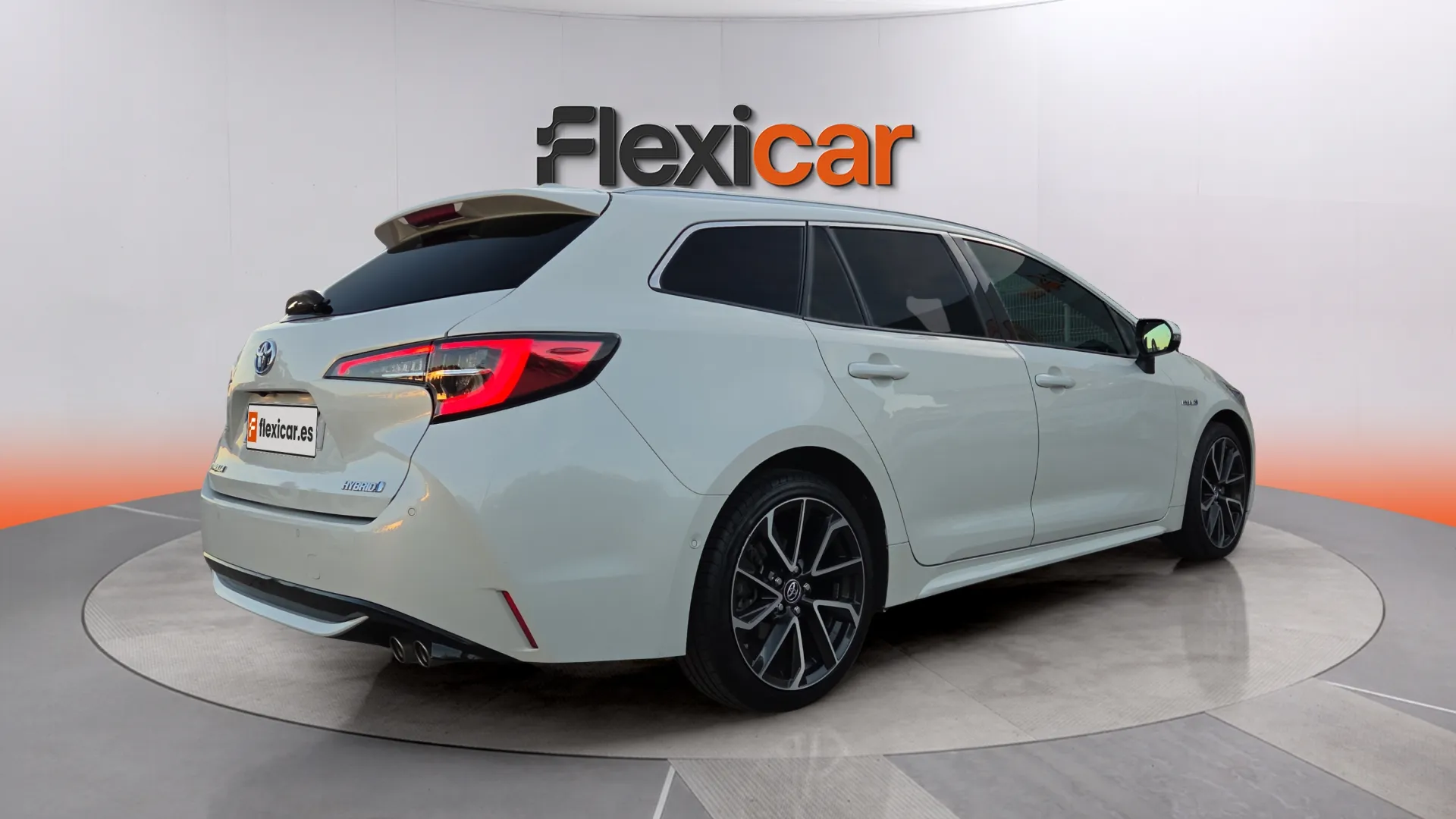 Toyota Corolla 2.0 180H Advance E-CVT Touring Sport - foto 7