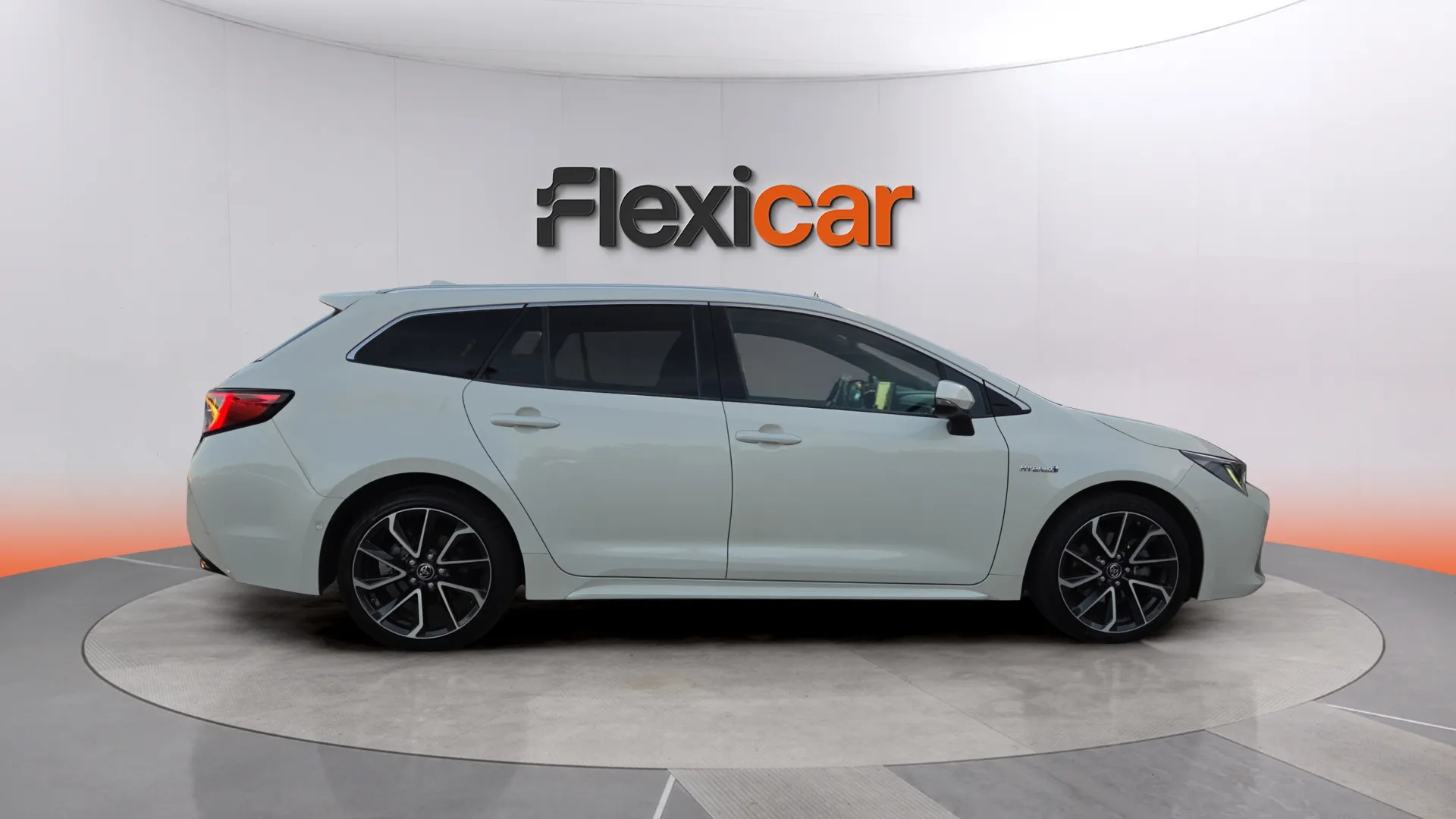 Toyota Corolla 2.0 180H Advance E-CVT Touring Sport - foto 8