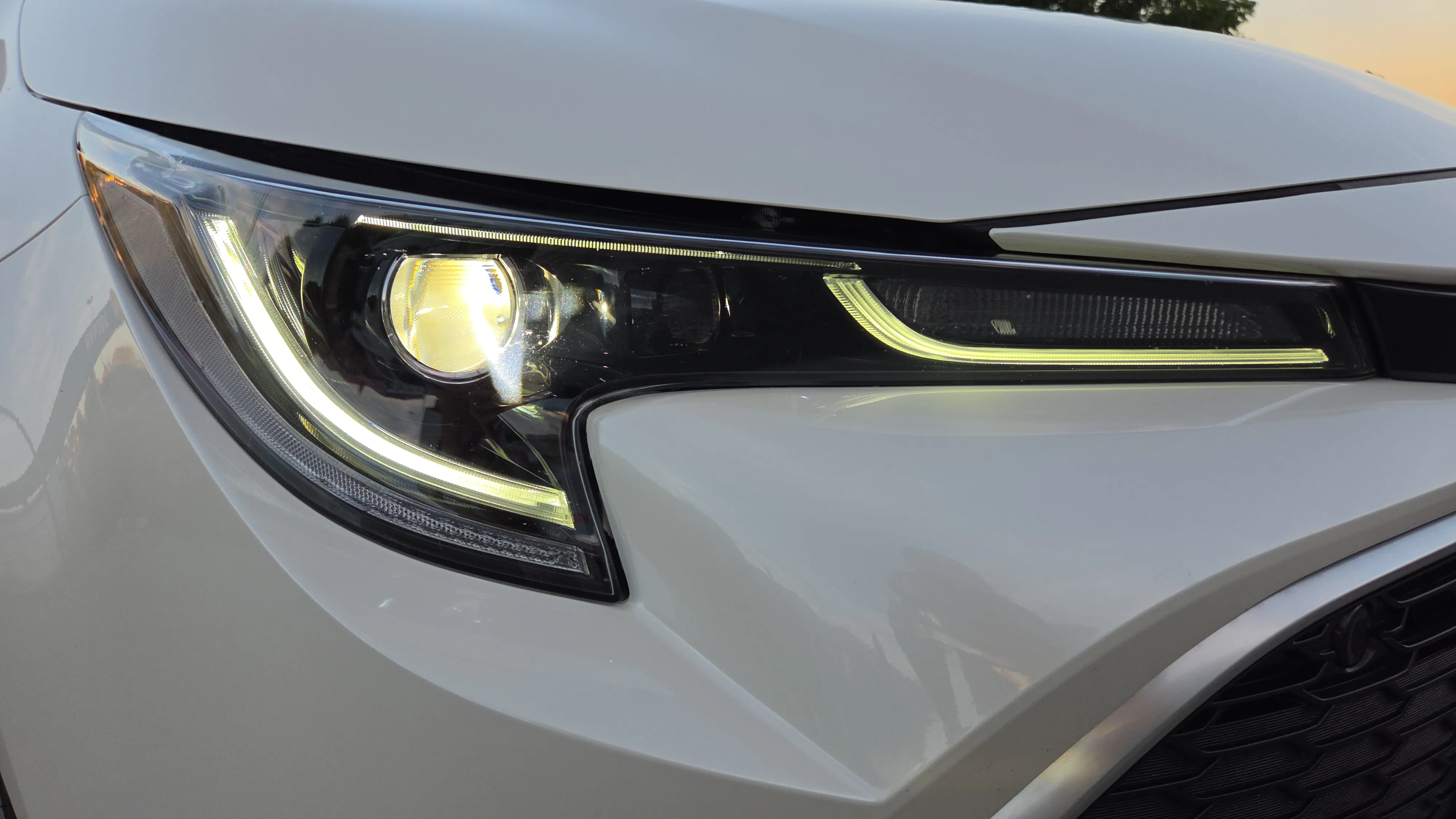 Toyota Corolla 2.0 180H Advance E-CVT Touring Sport - foto 30