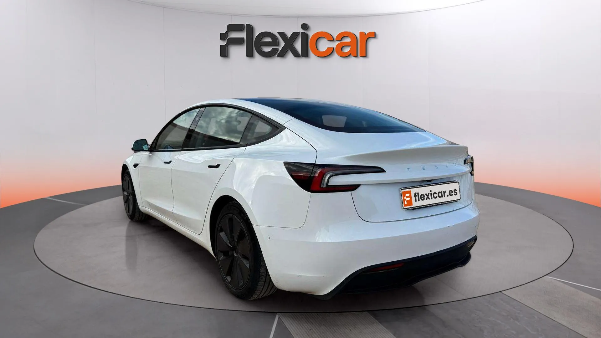 Tesla Model 3 RWD - foto 5