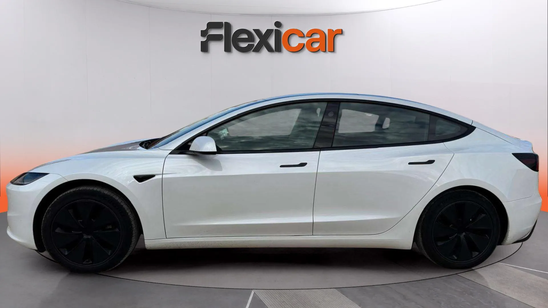 Tesla Model 3 RWD - foto 4