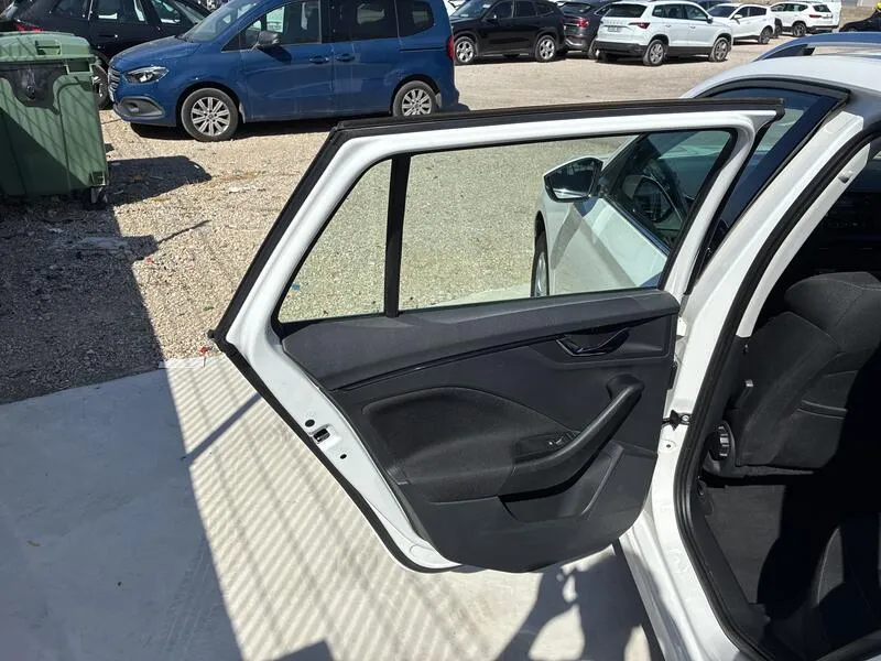Škoda Kamiq 1.0 TSI DSG Ambition - foto 12