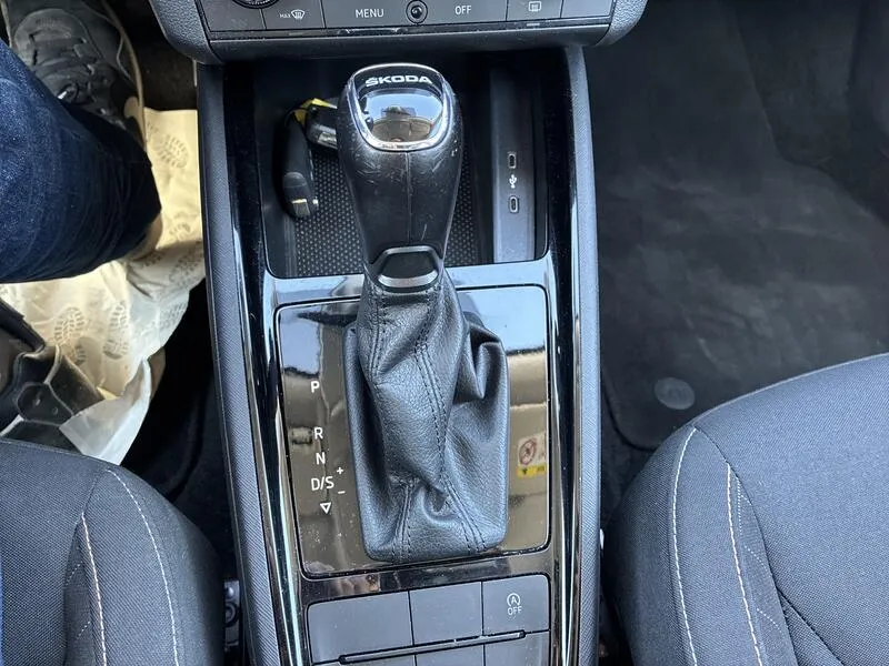 Škoda Kamiq 1.0 TSI DSG Ambition - foto 26