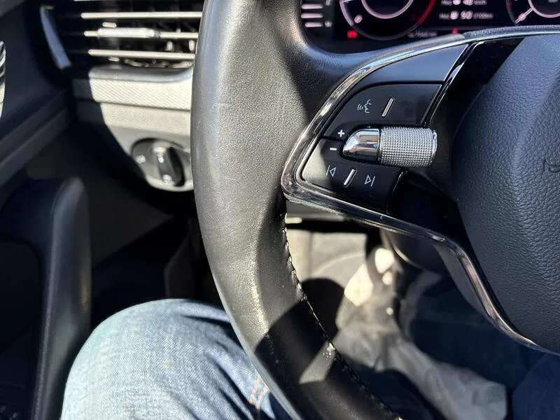 Škoda Kamiq 1.0 TSI DSG Ambition - foto 22