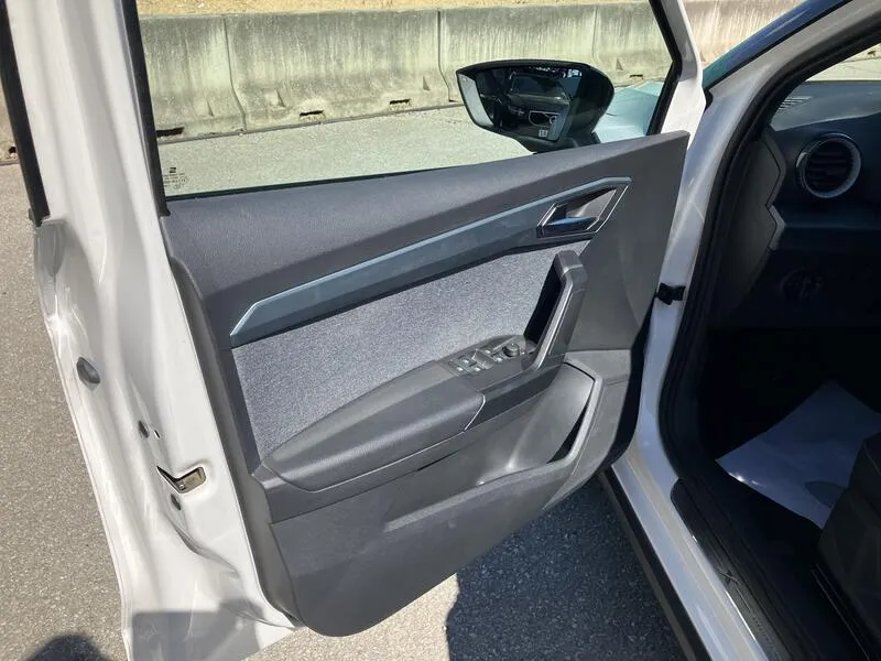 SEAT Arona 1.0 TSI Xperience Plus - foto 11