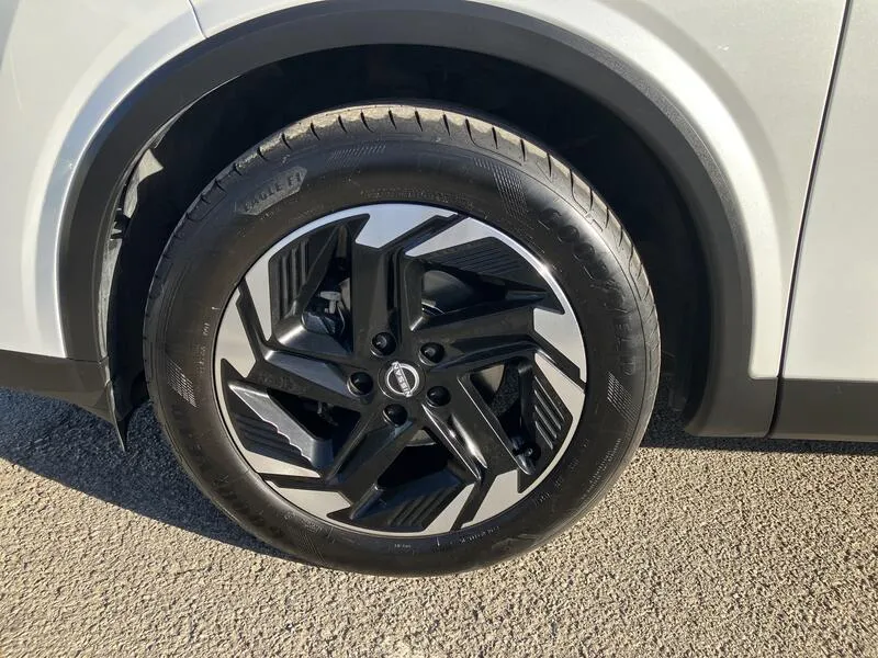 Nissan Qashqai DIG-T mHEV CVT 4x4 N-Connecta - foto 23