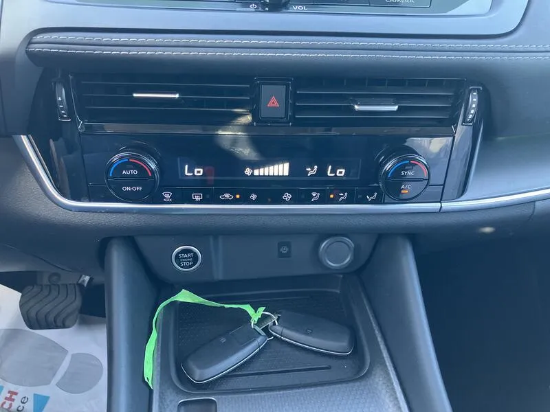 Nissan Qashqai DIG-T mHEV CVT 4x4 N-Connecta - foto 21