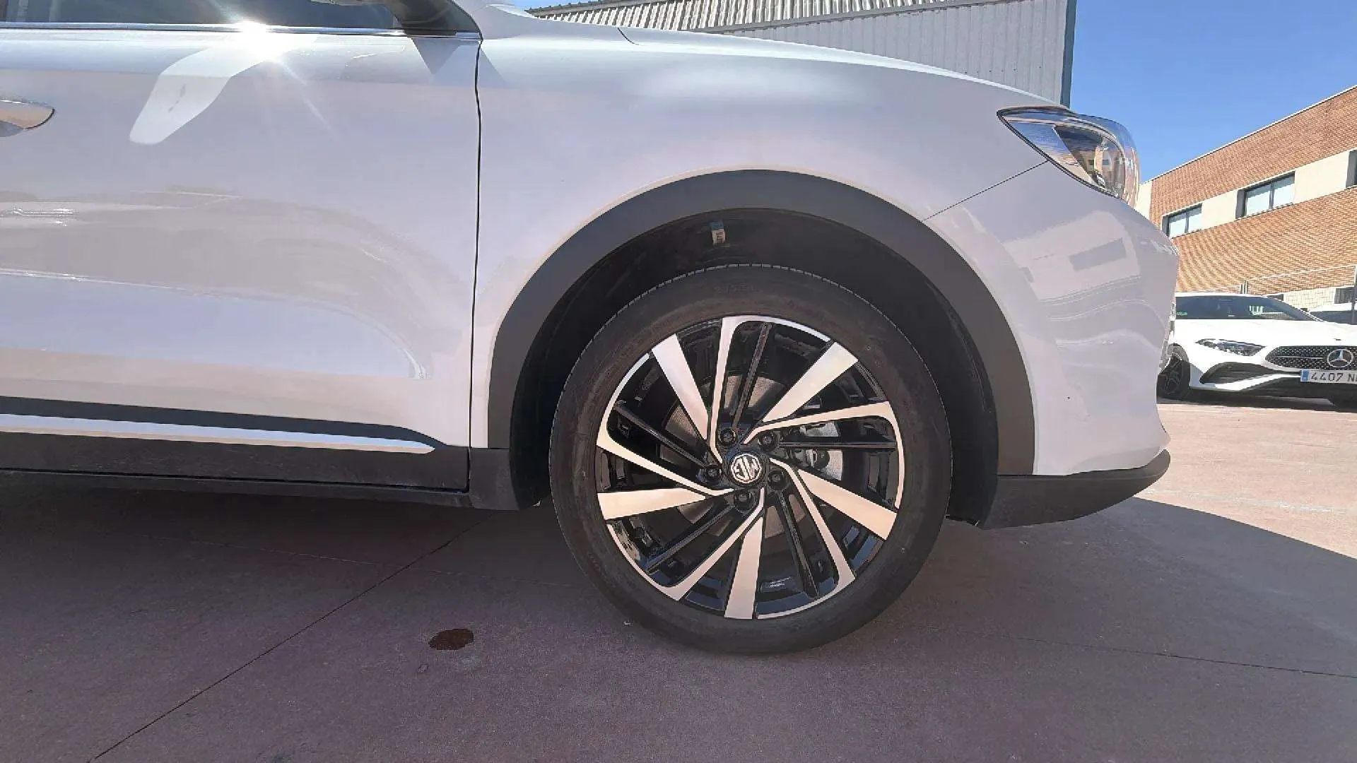 MG ZS Hybrid+ Luxury - foto 14