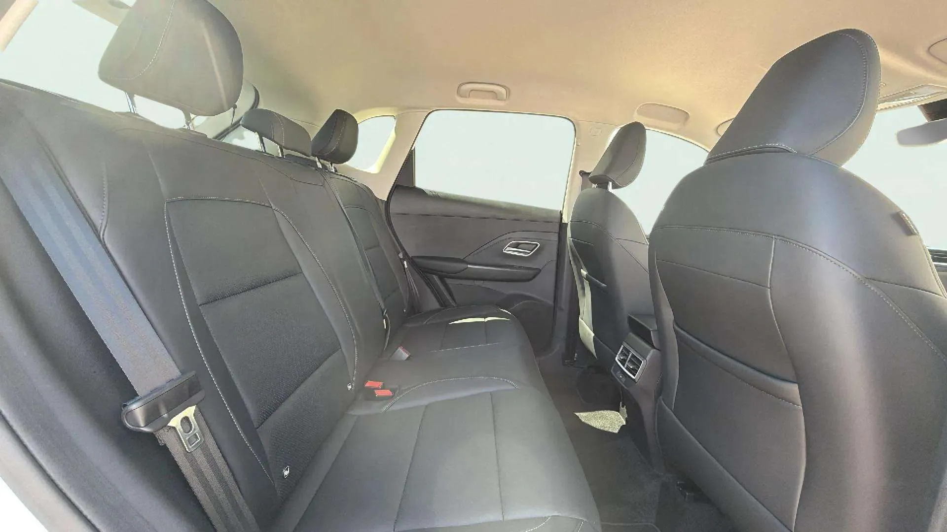 MG ZS Hybrid+ Luxury - foto 20