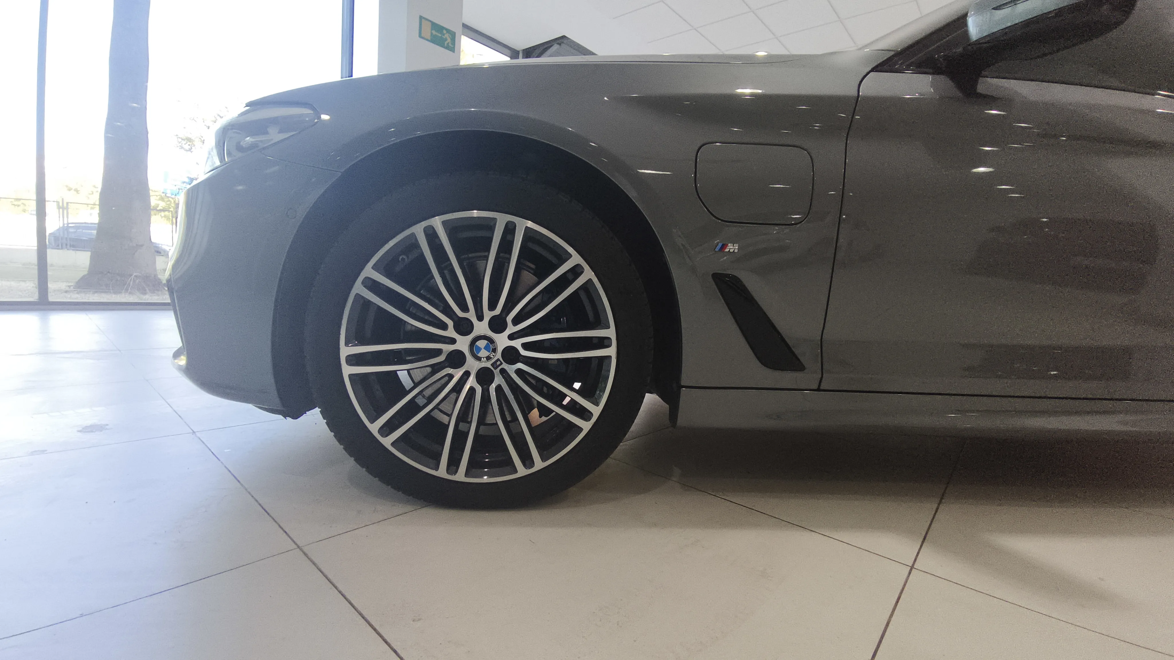 BMW Serie 5 530e - foto 19