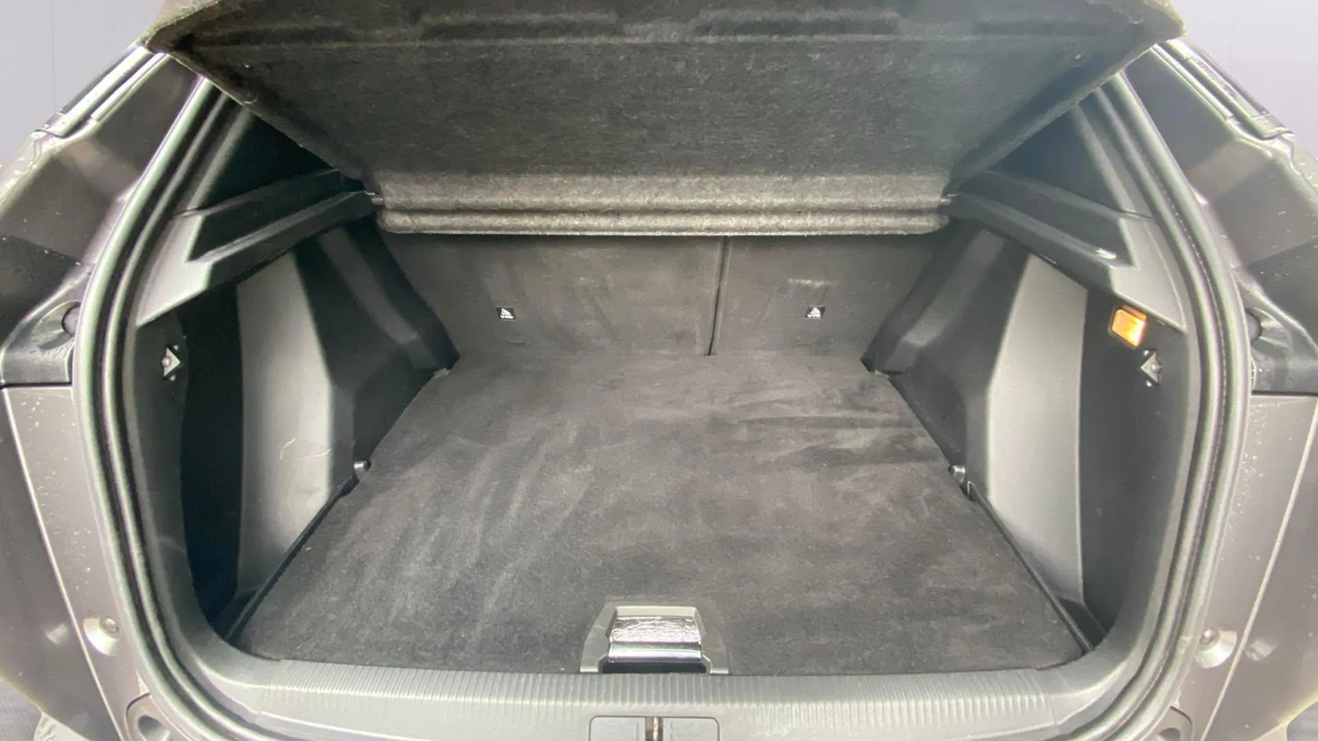 Peugeot 2008 GT Line PureTech 130 BVM6 - foto 26