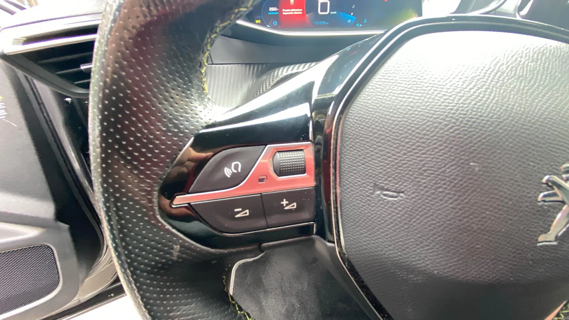 Peugeot 2008 GT Line PureTech 130 BVM6 - foto 11