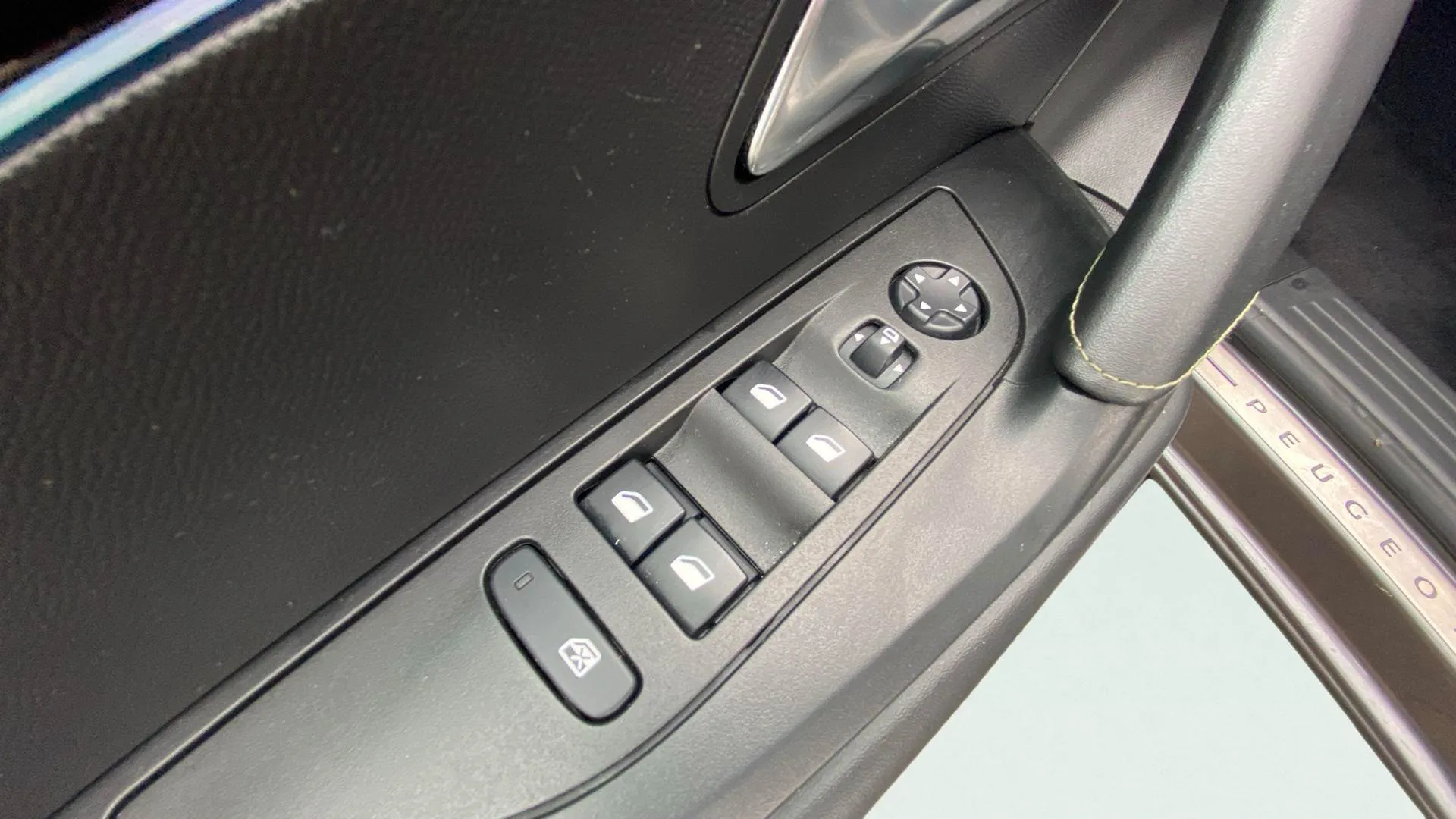 Peugeot 2008 GT Line PureTech 130 BVM6 - foto 19