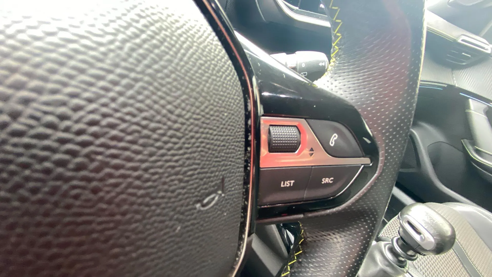 Peugeot 2008 GT Line PureTech 130 BVM6 - foto 12