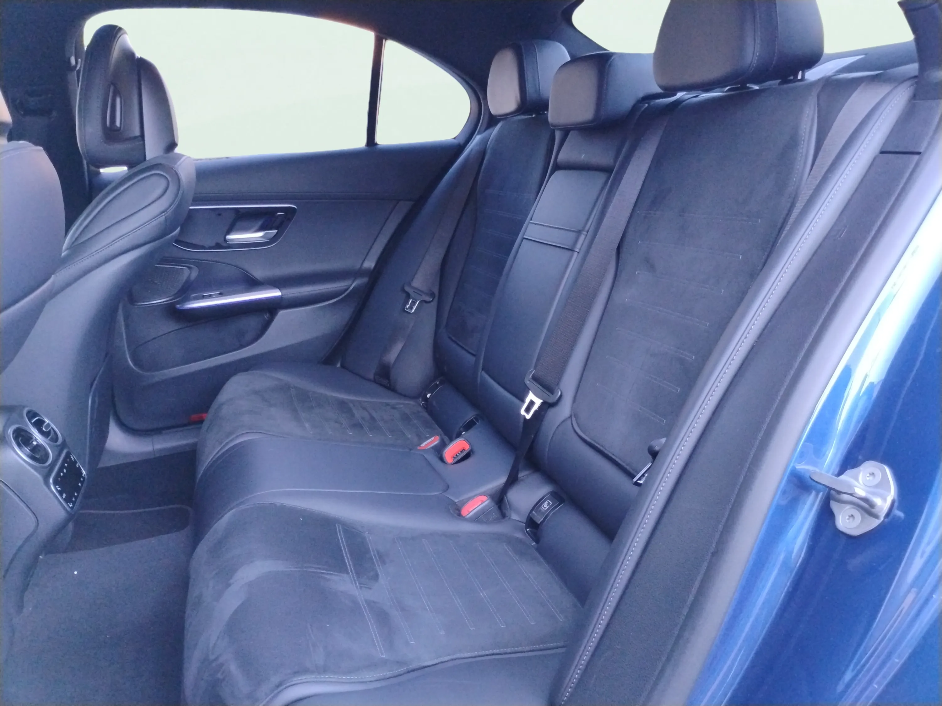 Mercedes-Benz Clase C C 300 d - foto 23