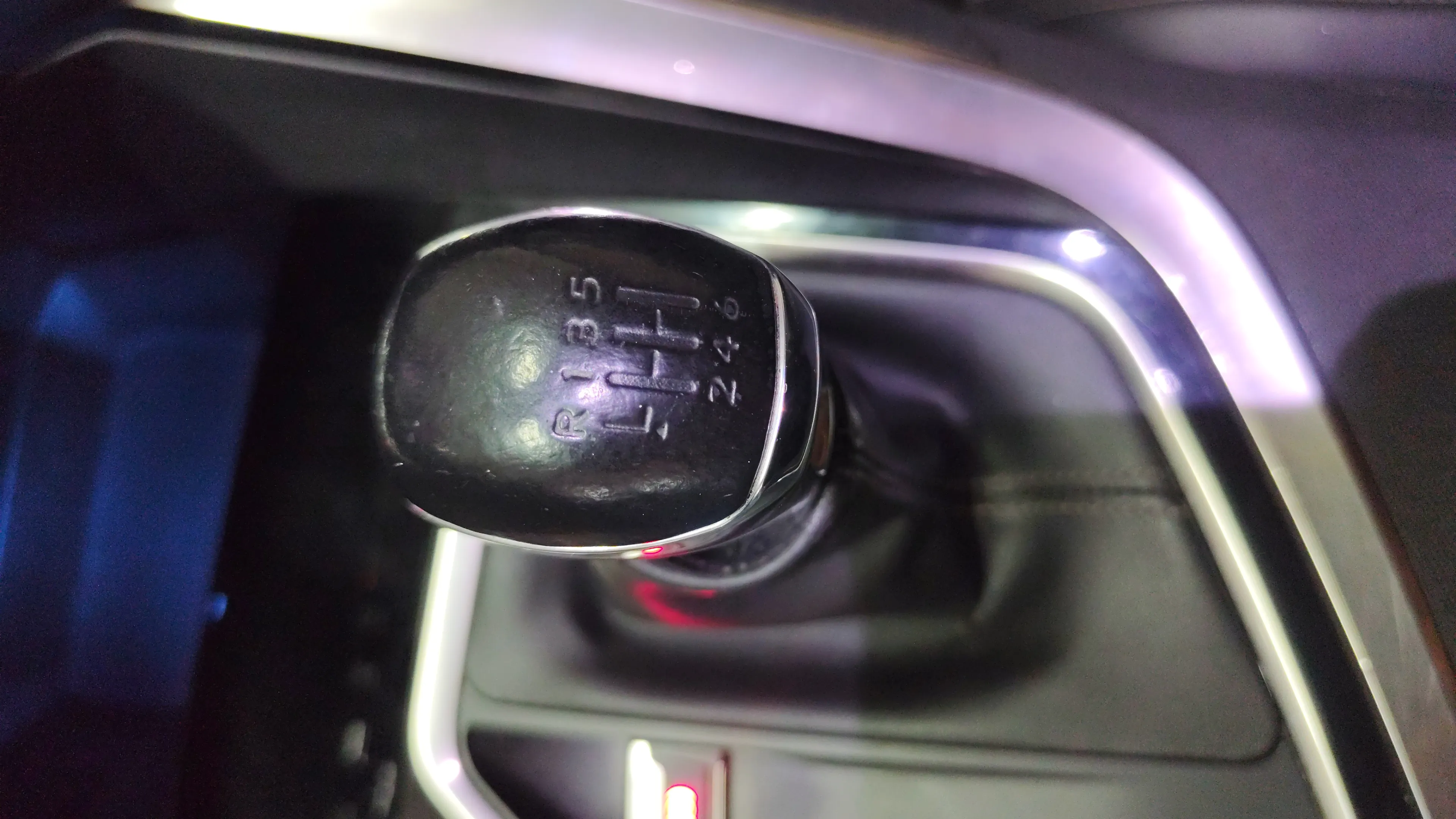 Peugeot 5008 Allure 1.5L BlueHDi - foto 10