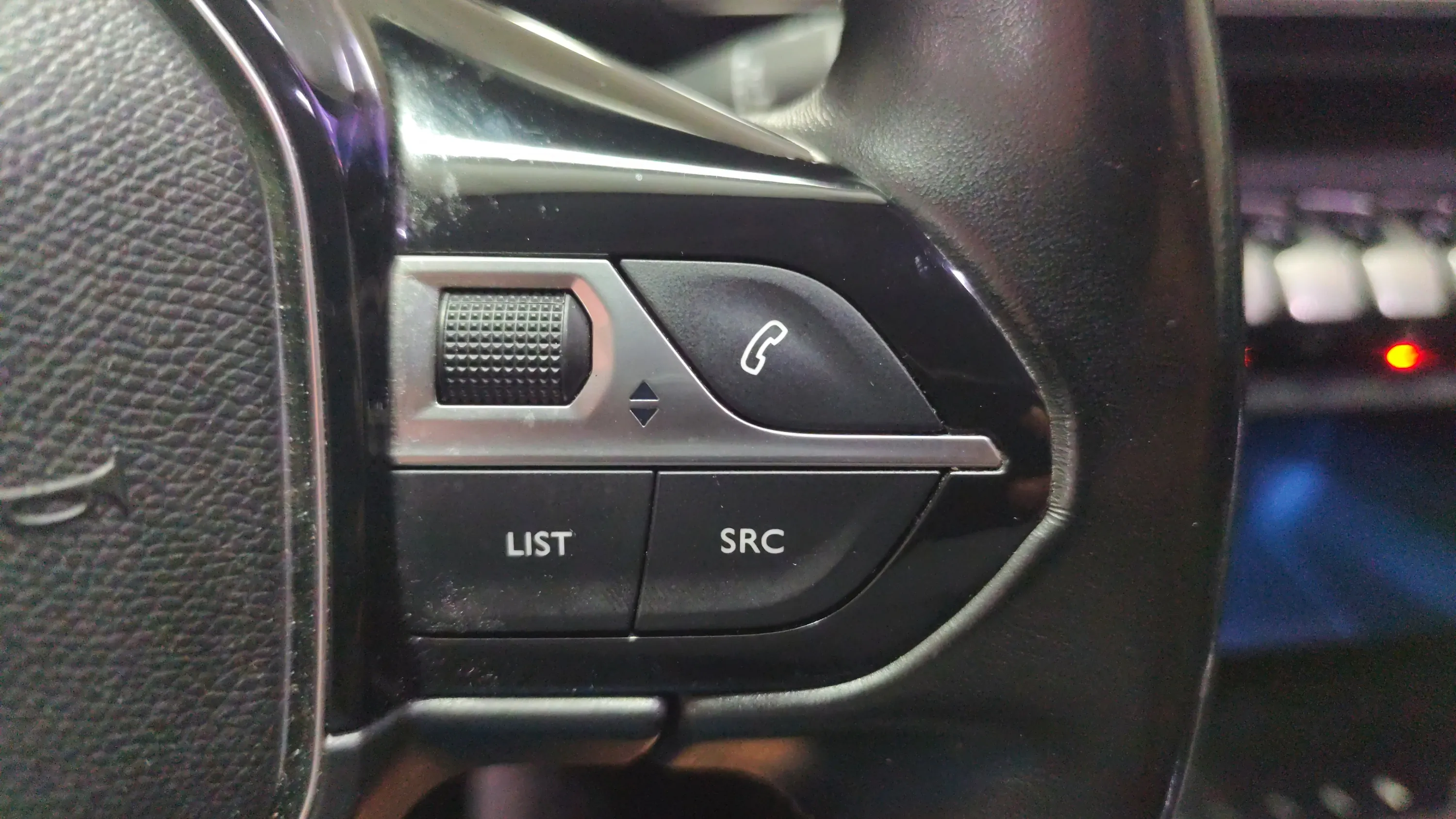 Peugeot 5008 Allure 1.5L BlueHDi - foto 17