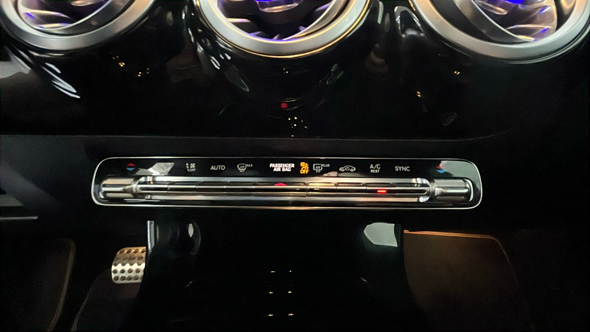 Mercedes-Benz CLA 200 - foto 30
