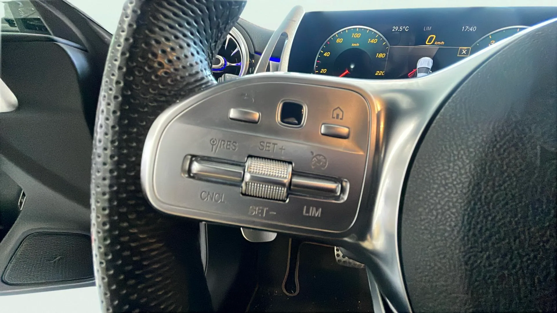 Mercedes-Benz CLA 200 - foto 25