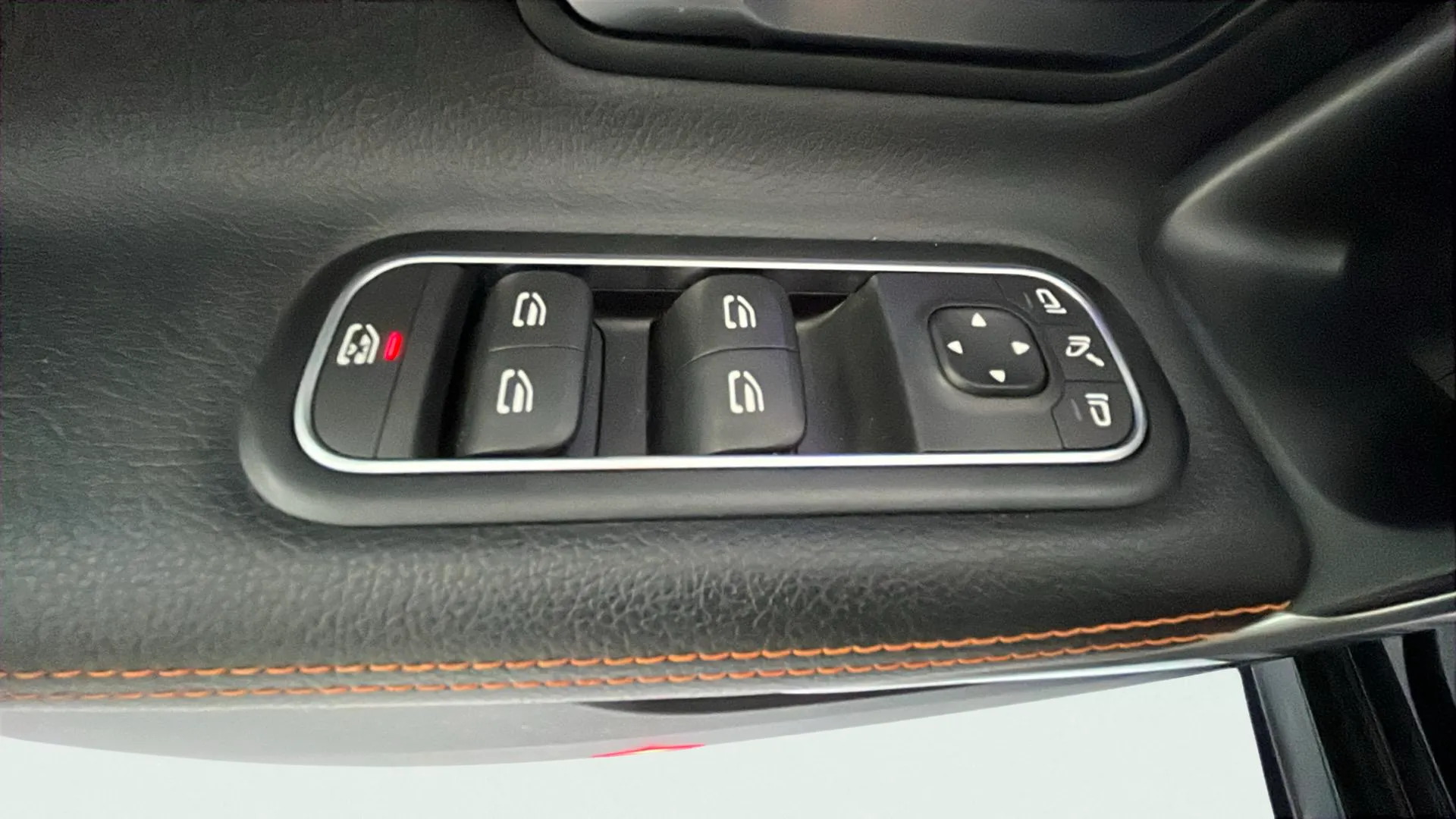 Mercedes-Benz CLA 200 - foto 23