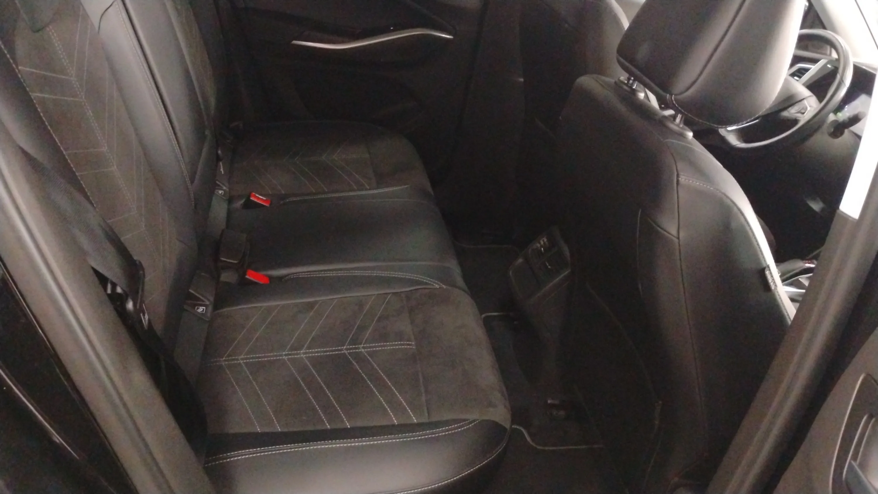 Opel Grandland 1.2 Turbo GS - foto 23