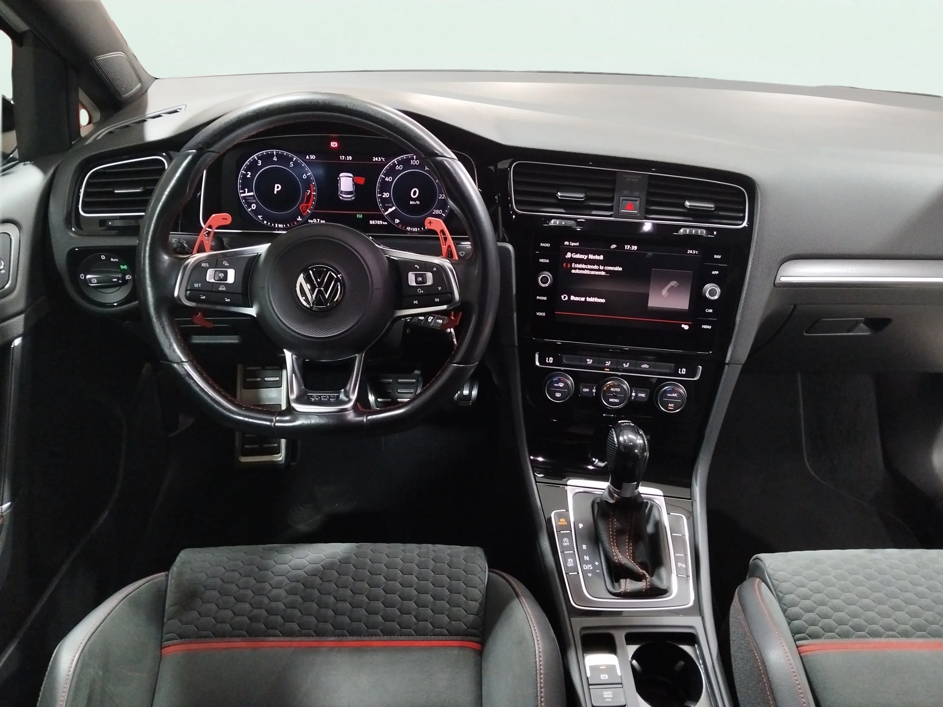 Volkswagen Golf GTI 2.0 TSI DSG - foto 9