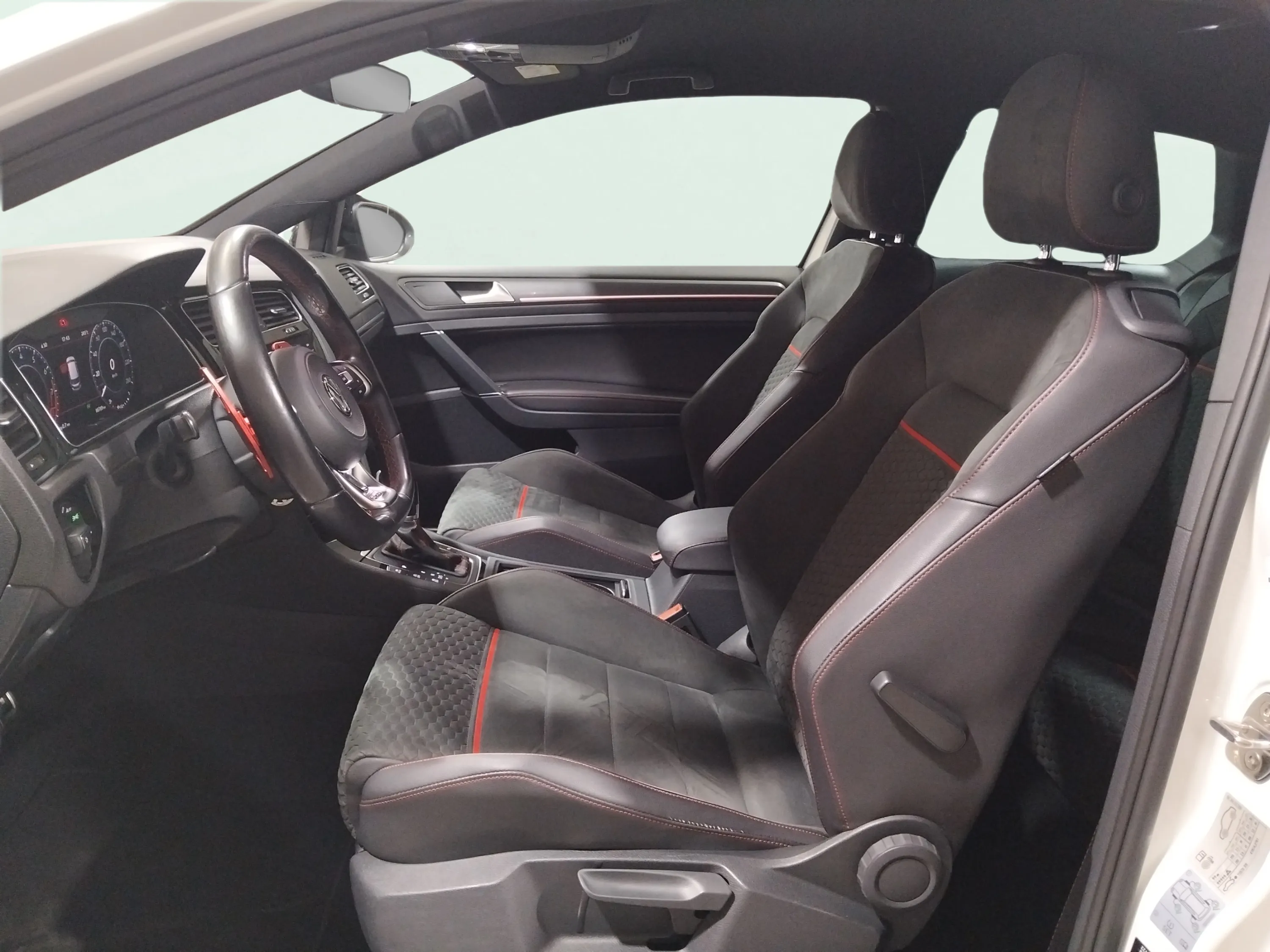 Volkswagen Golf GTI 2.0 TSI DSG - foto 14