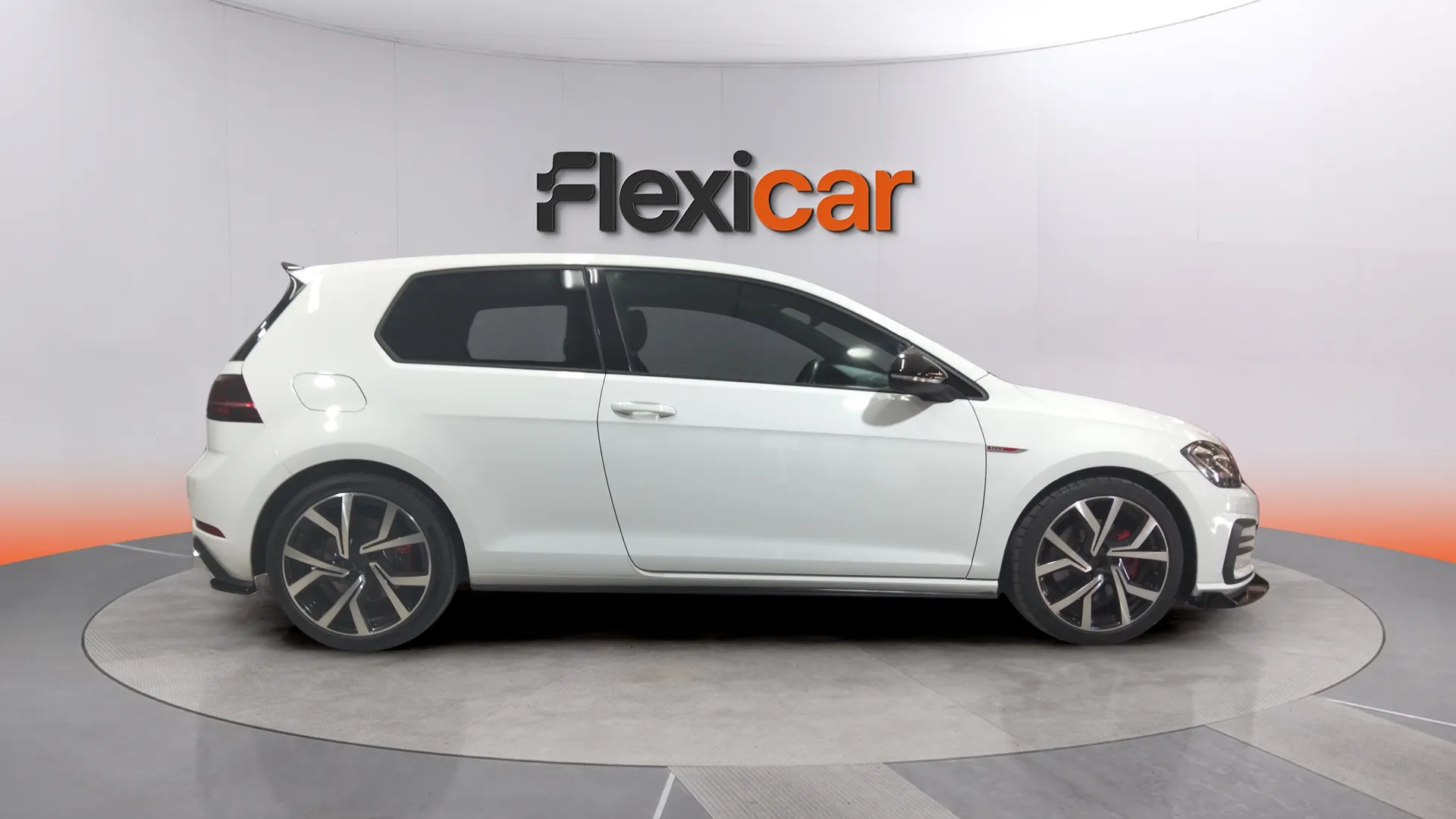 Volkswagen Golf GTI 2.0 TSI DSG - foto 8