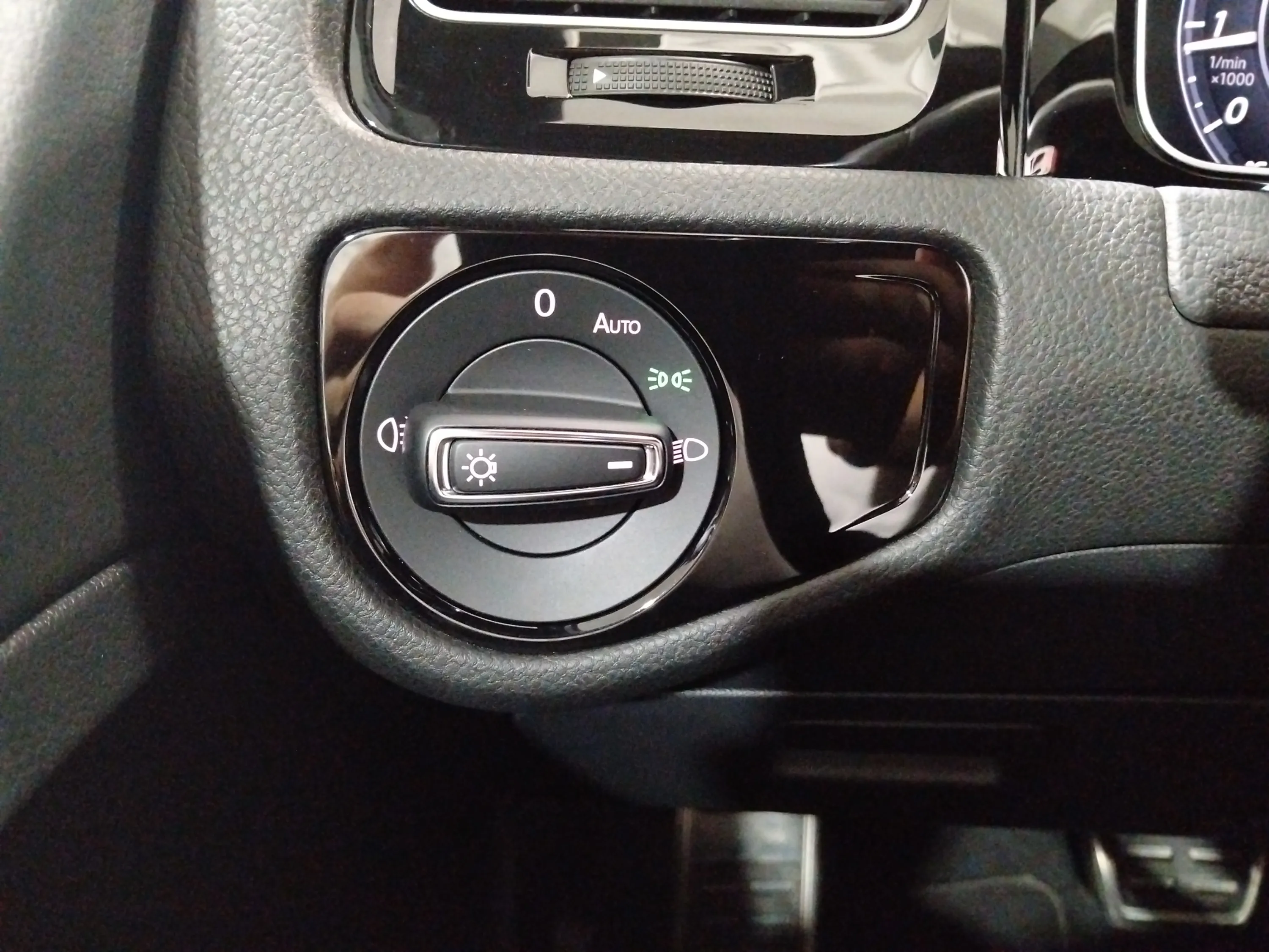 Volkswagen Golf GTI 2.0 TSI DSG - foto 27